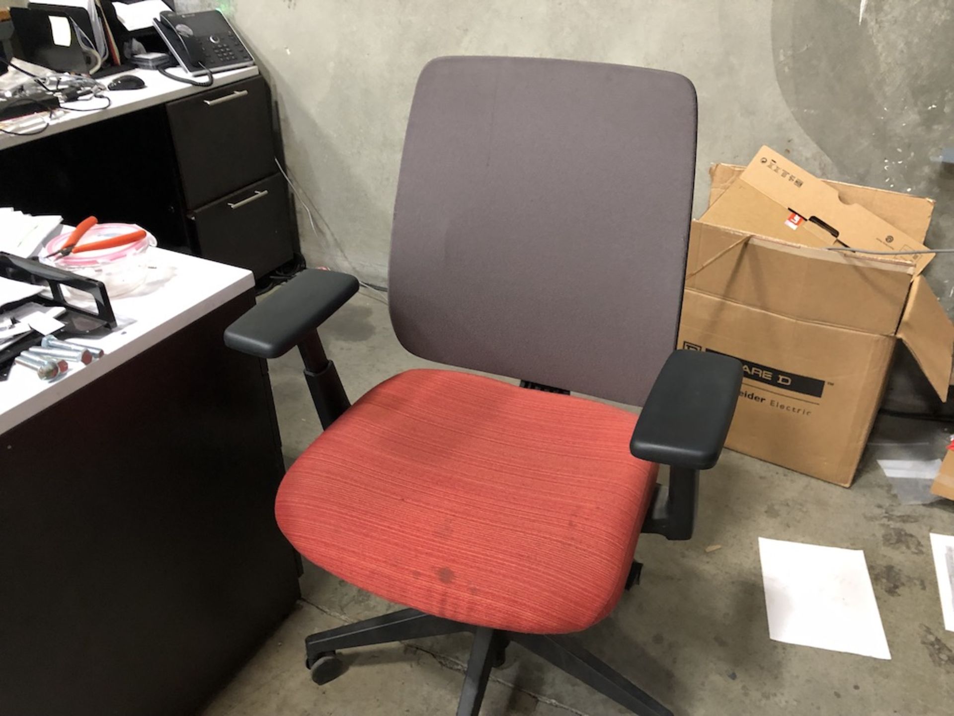 5 CASTER ORANGE CUSHION PADDED OFFICE CHAIR W/ PADDED ARM RESTS   SCHNEIDER ELECTRIC- 6611 PRESTON - Image 3 of 3