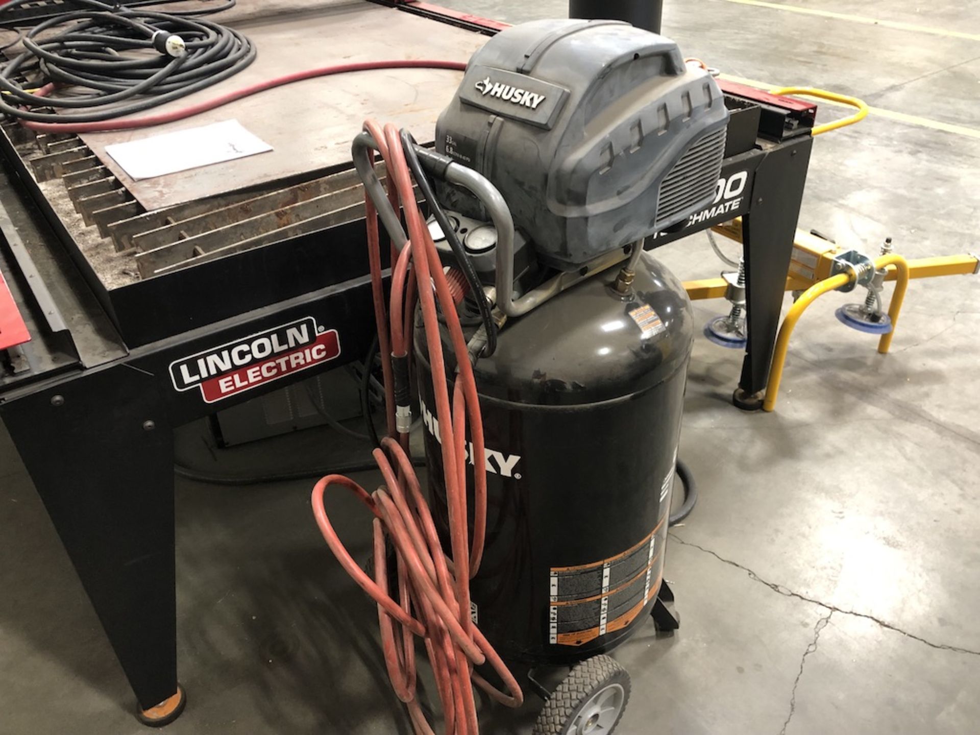 HUSKY C331H 33 GALLON MOBILE AIR COMPRESSOR - Image 5 of 7