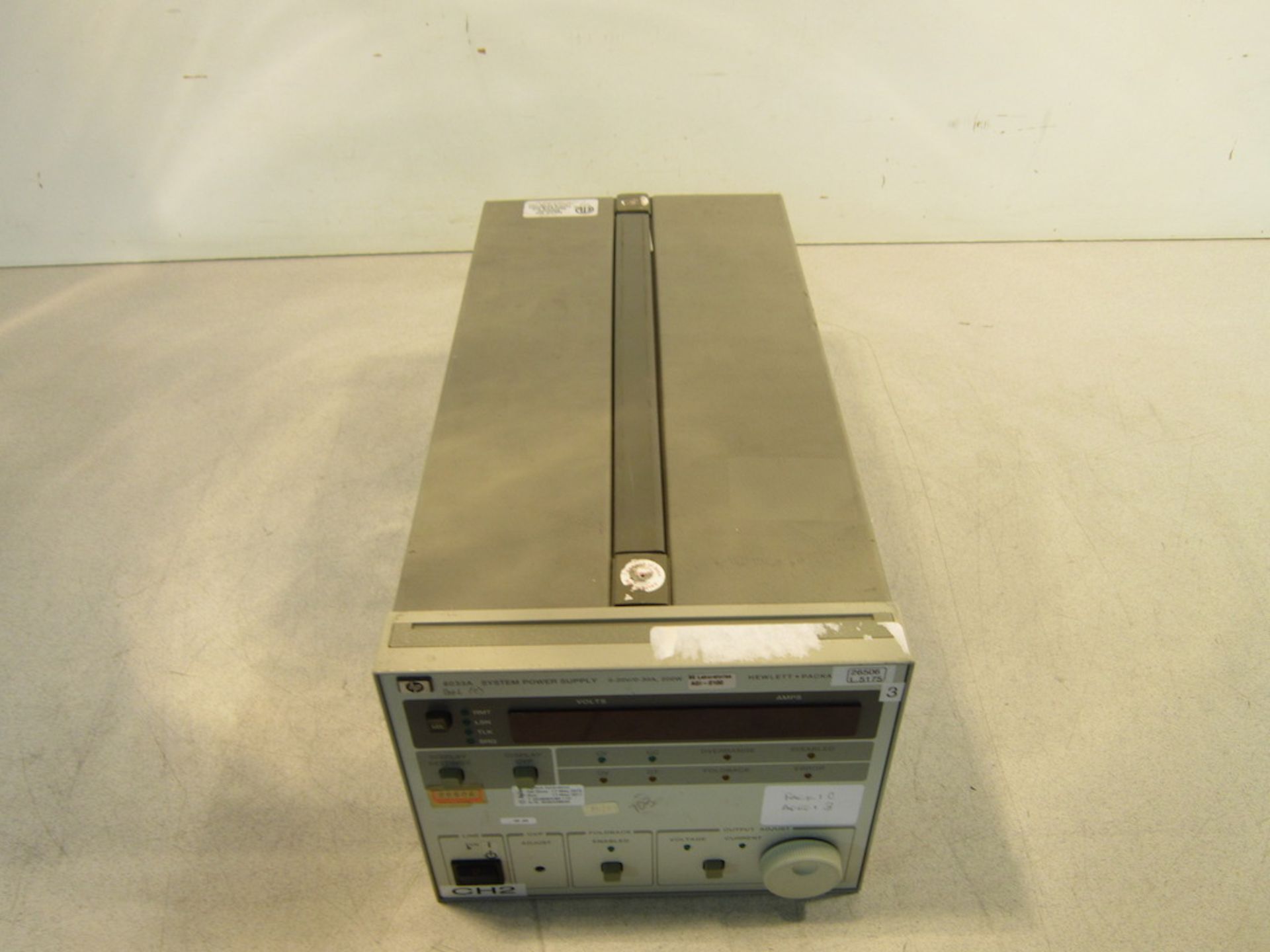 Lot Of 2 Hp 6033A System Power Supply both power on - Image 3 of 5