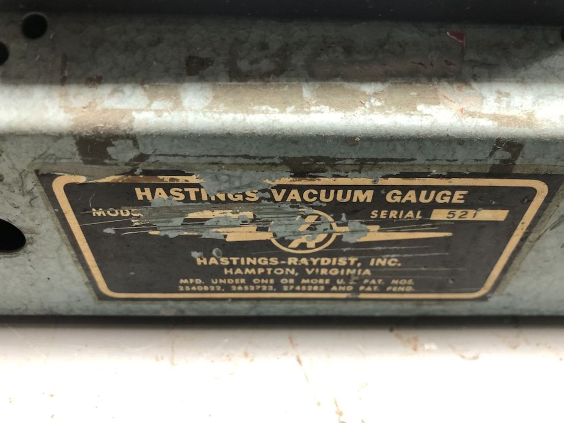 QTY OF 3 ITEMS: HASTINGS VACUUM GAUGE; GENERAL RADIO COMPANY MEGOHMMETER 1862-C; CEC REMOTE CONTROL - Image 5 of 9