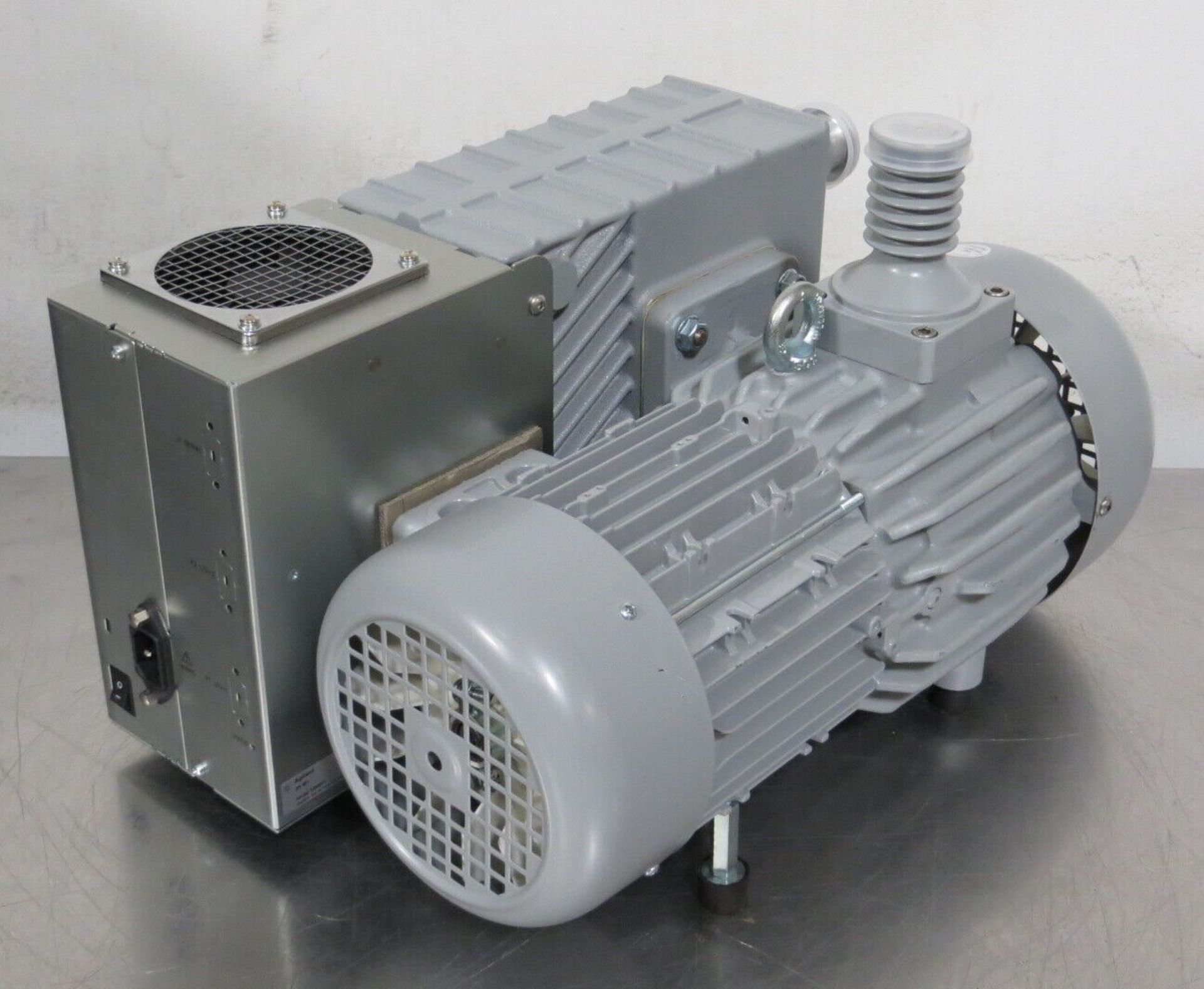 Agilent MS40+ Rotary Vane Vacuum Pump G1960-80040 w/ SS40+ Inverter - Gilroy - Image 3 of 11