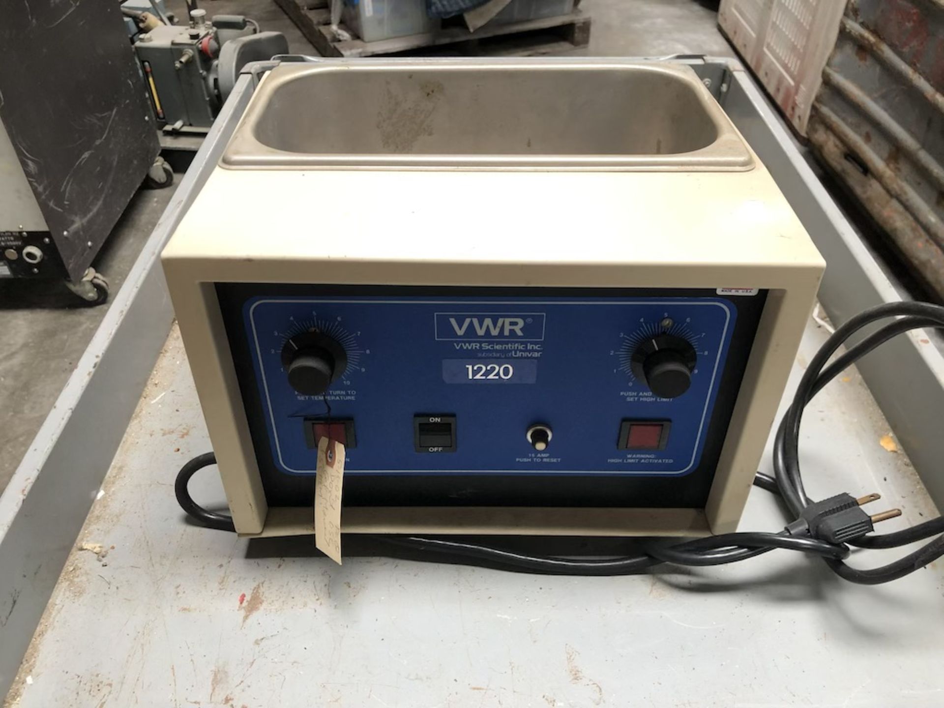 VWR SCIENTIFIC INC. 1220 GENERAL PURPOSE WATER BATH 60HZ, 120V, 1PH, 250W 200789