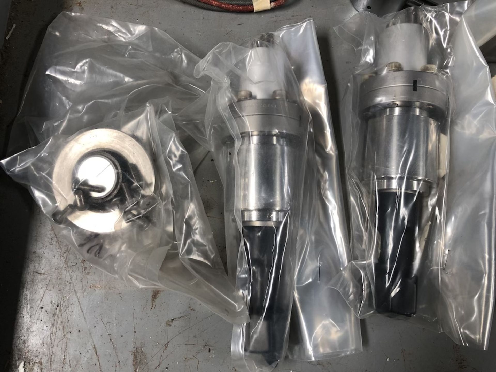 QTY OF 8 ITEMS: QTY OF 2 WATTS MINIATURE LUBRICATORS; VARIAN 936-40 - Image 2 of 5