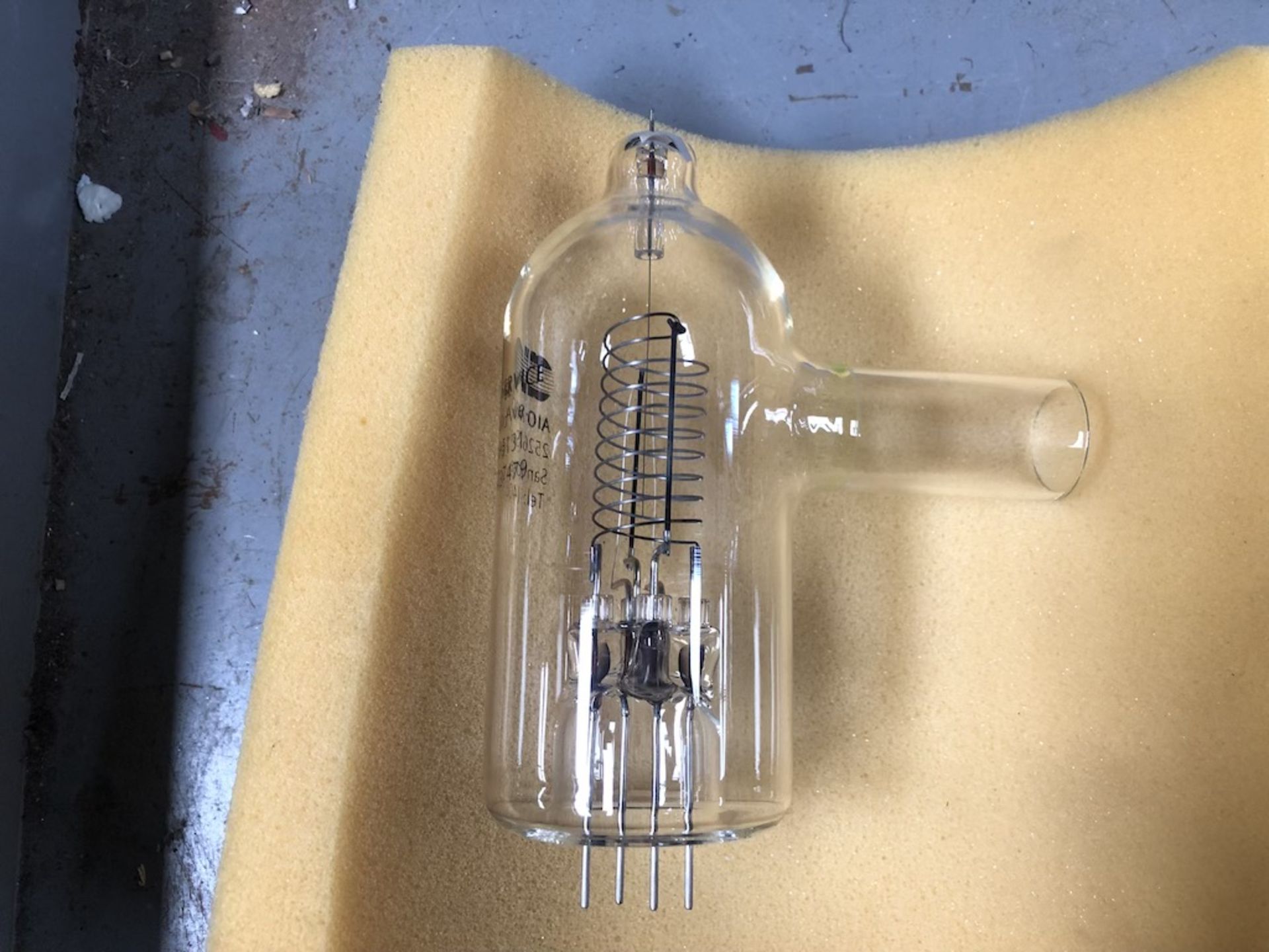 QTY OF 2 ITEMS: SIEMENS RS 1007 VACUUM TUBE; AIO MICRO SERVICE VACUUM TUBE - Image 3 of 6