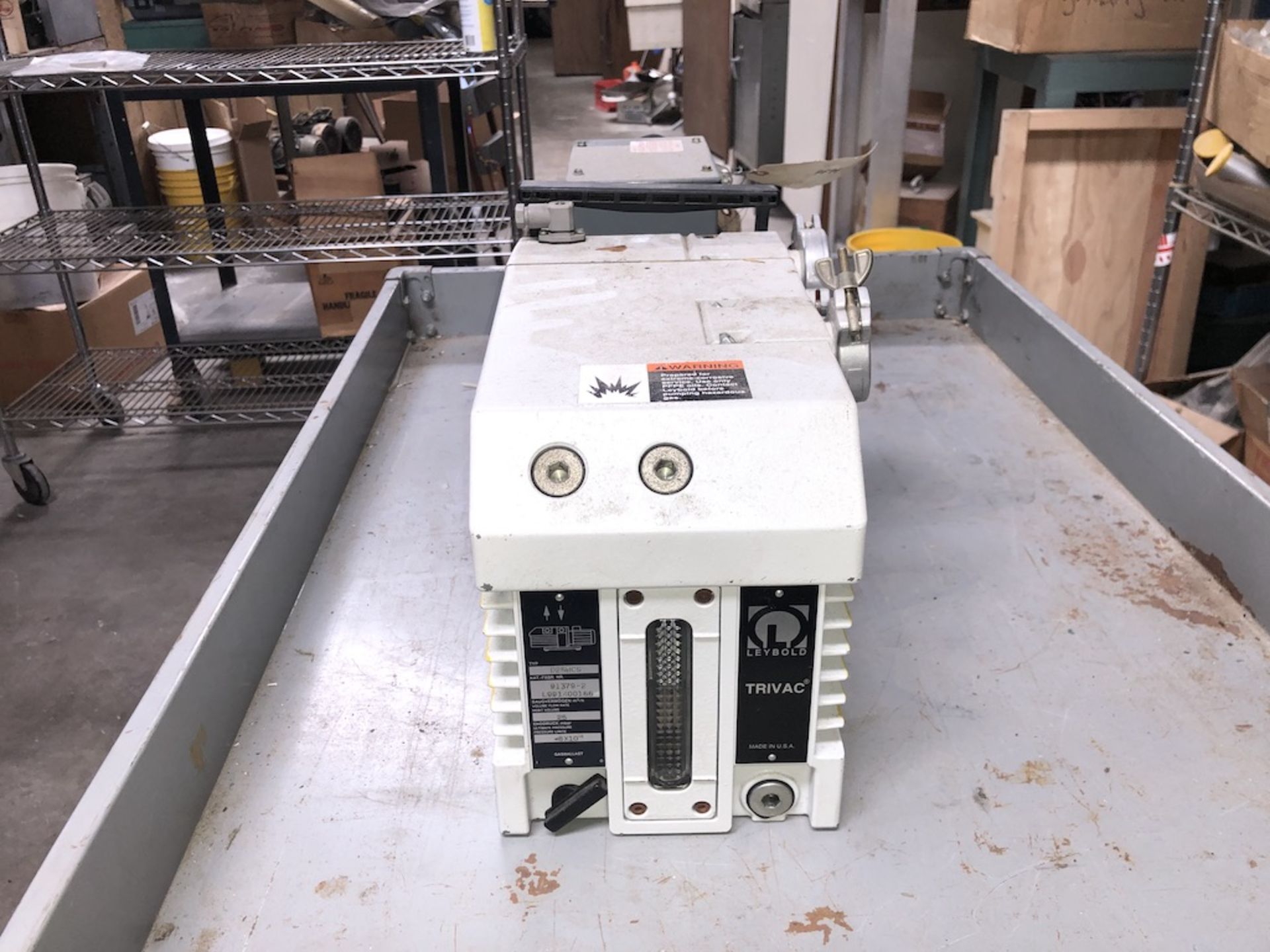 LEYBOLD TRIVAC D25BCS DUAL STAGE ROTARY VANE VACUUM PUMP