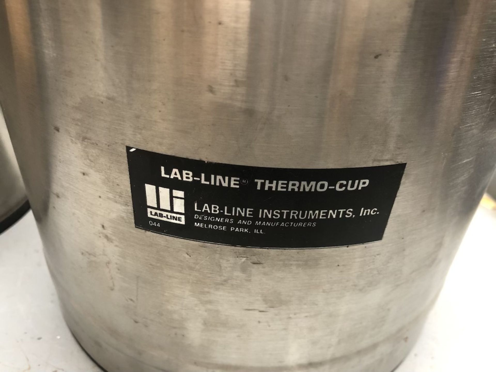 QTY OF 3 ITEMS: LAB-LINE INSTRUMENTS THERMO-FLASK; LAB-LINE INSTRUMENTS THERMO-CUP; MVE CRYOGENICS - Image 5 of 9