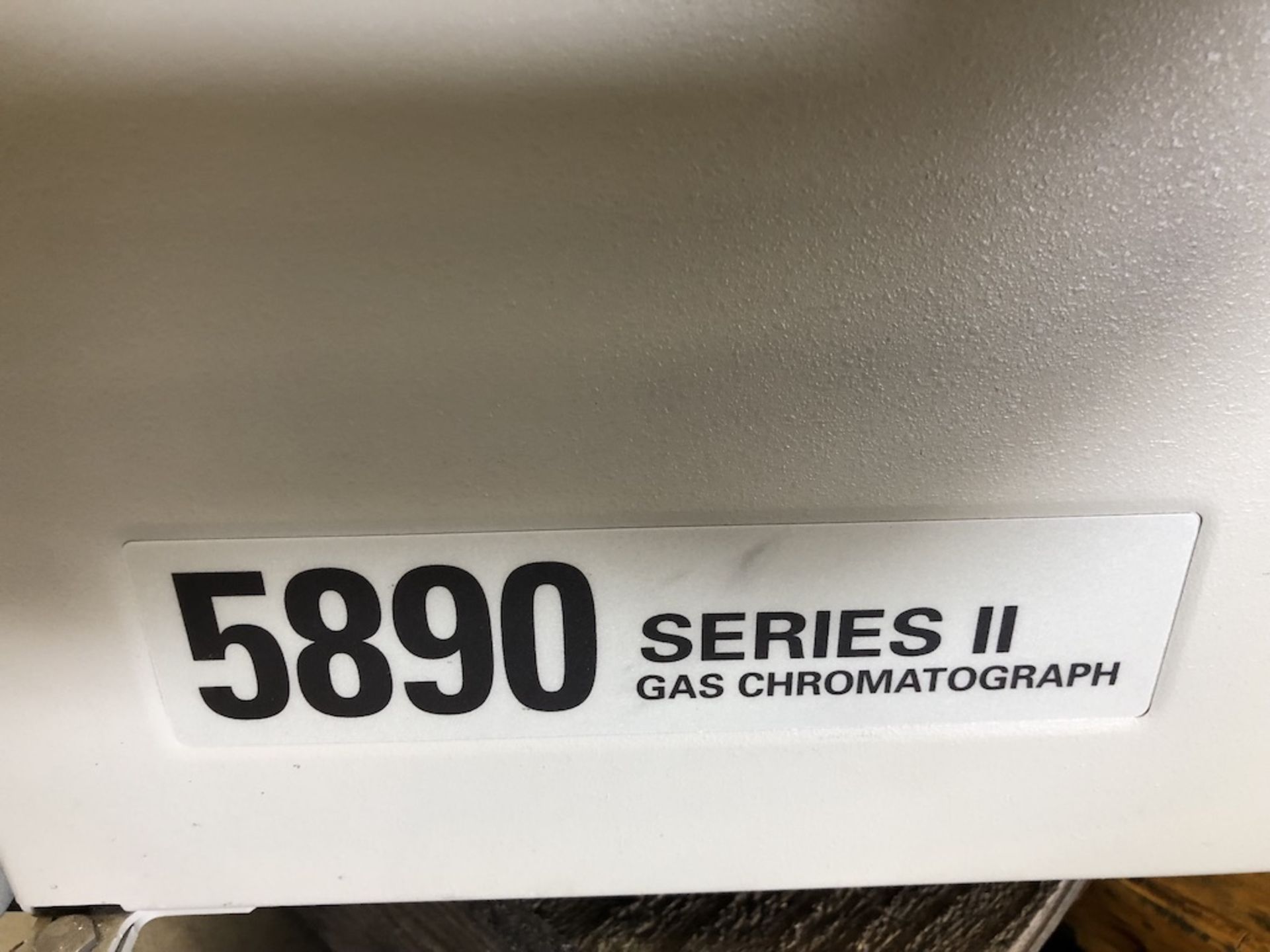 HEWLETT PACKARD 5890A SERIES II GAS CHROMATOGRAPH Ê 1218 ALDERWOOD AVE. SUNNYVALE, CA Ê94089 - Image 3 of 8