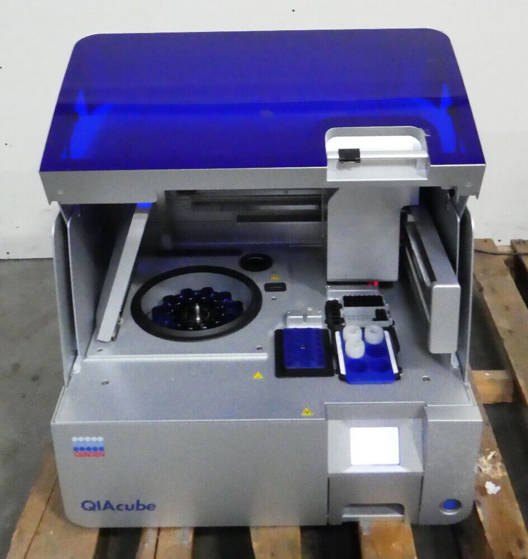 Qiagen QIAcube Automated DNA RNA Isolation Purification System