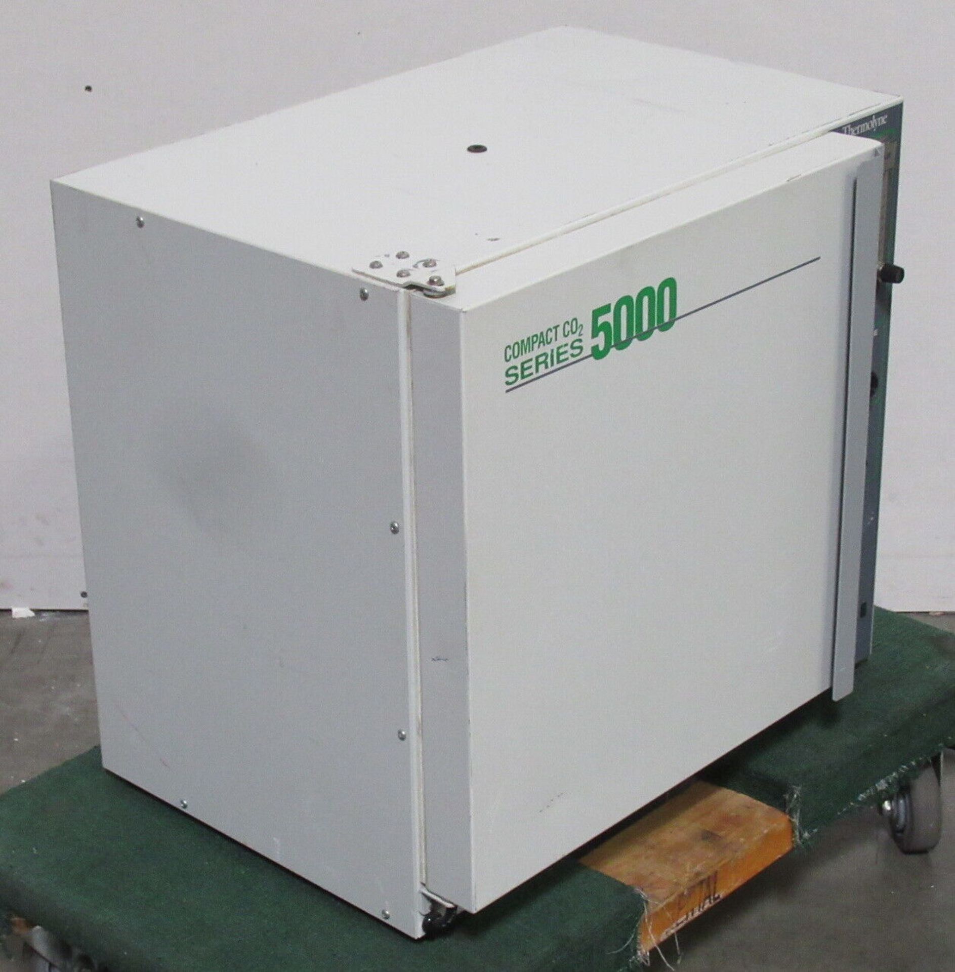 Thermolyne Compact CO2 Series 5000 Incubator I53325 - Image 3 of 6