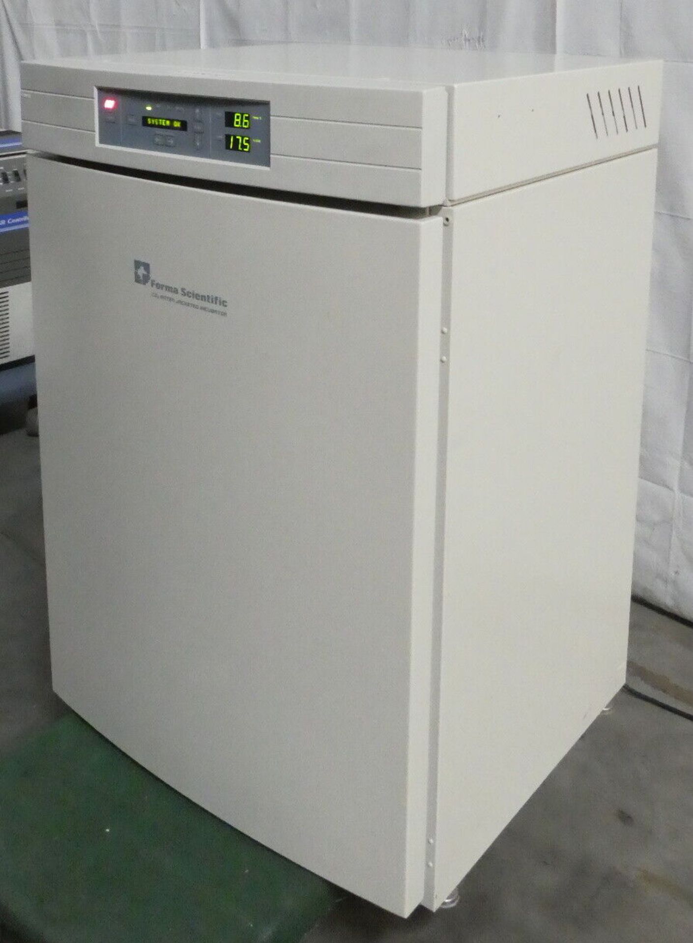 Forma Scientific CO2 Water Jacketed Incubator Model 3111