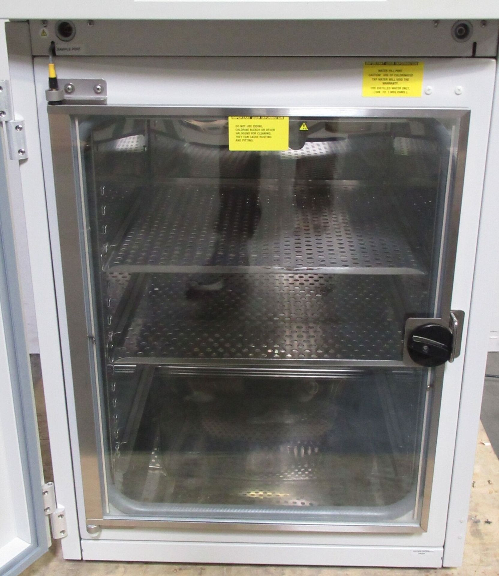 Fisher Scientific Isotemp 3530 Water Jacketed CO2 Incubator - Image 4 of 9