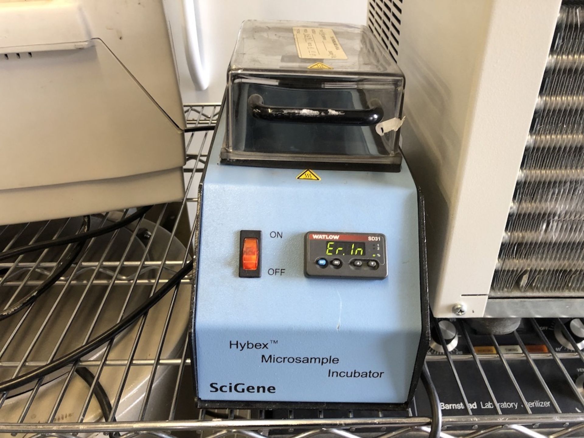 SCIGENE HYBEX MICROSAMPLE INCUBATOR 230VAC, 50/60HZ, 350W Ê 1218 ALDERWOOD AVE. SUNNYVALE, CA - Image 4 of 8