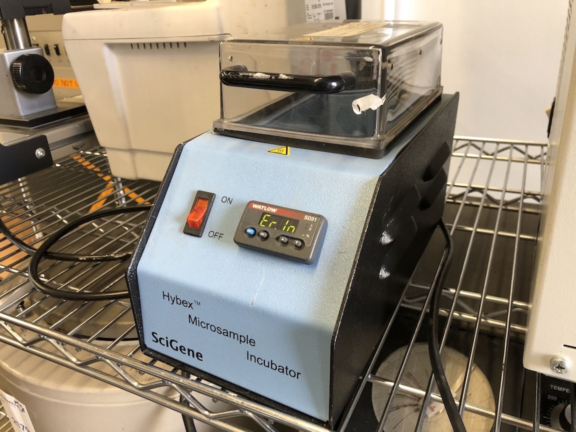 SCIGENE HYBEX MICROSAMPLE INCUBATOR 230VAC, 50/60HZ, 350W Ê 1218 ALDERWOOD AVE. SUNNYVALE, CA - Image 6 of 8