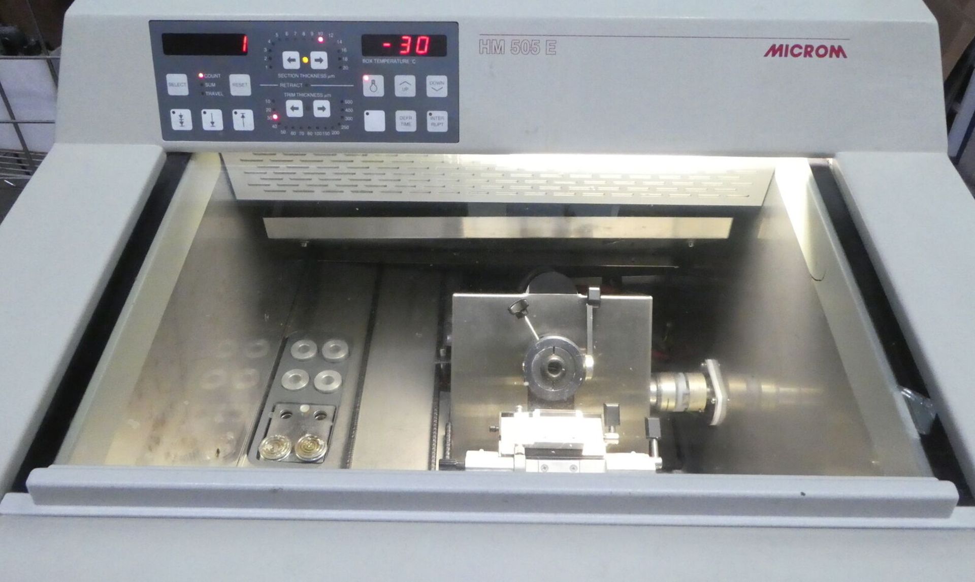 MICROM HM 505 EP Universal Cryostat Microtome. Thermometer not included. - Image 8 of 11