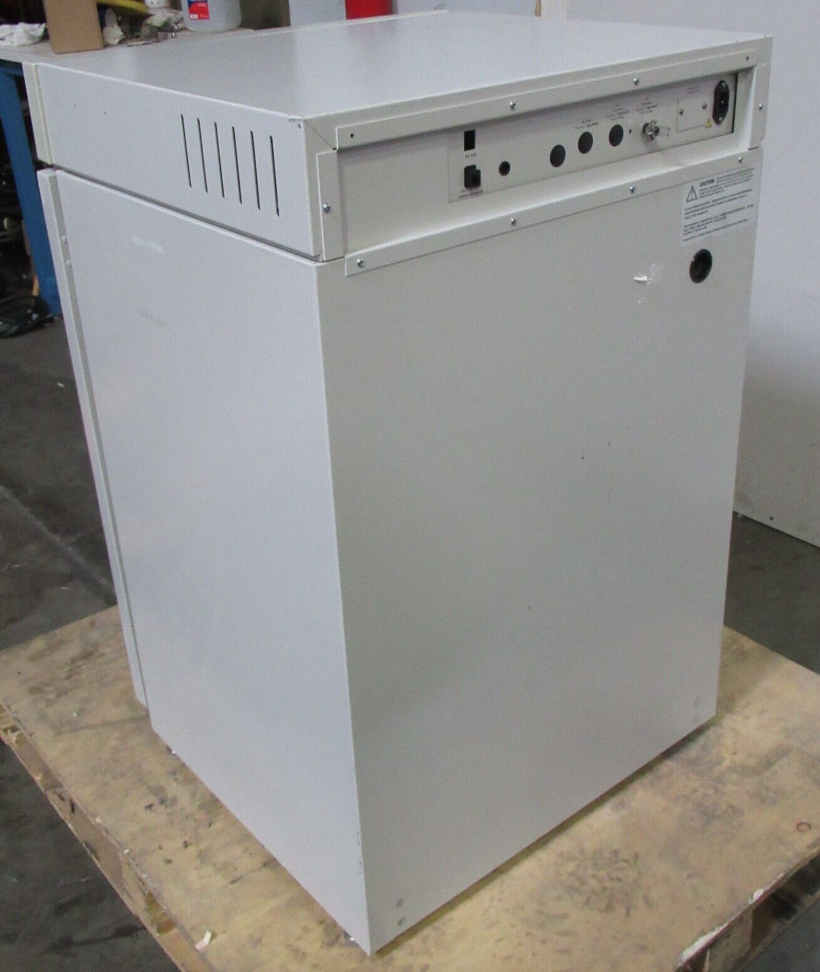 Fisher Scientific Isotemp 3530 Water Jacketed CO2 Incubator - Image 8 of 9