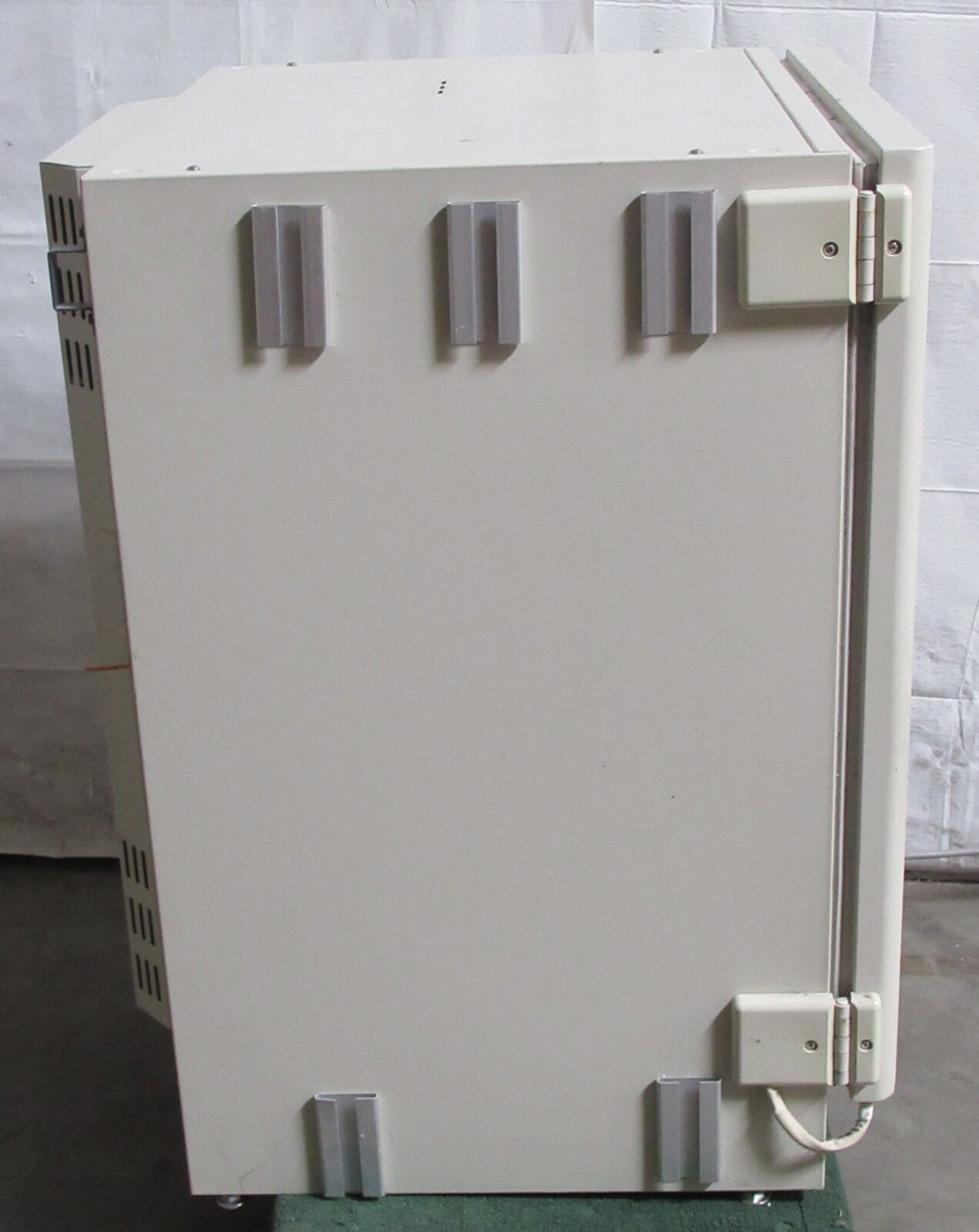 Sanyo MCO-17AIC CO2 Incubator 164L Capacity w/ 3 Shelves - Image 6 of 8