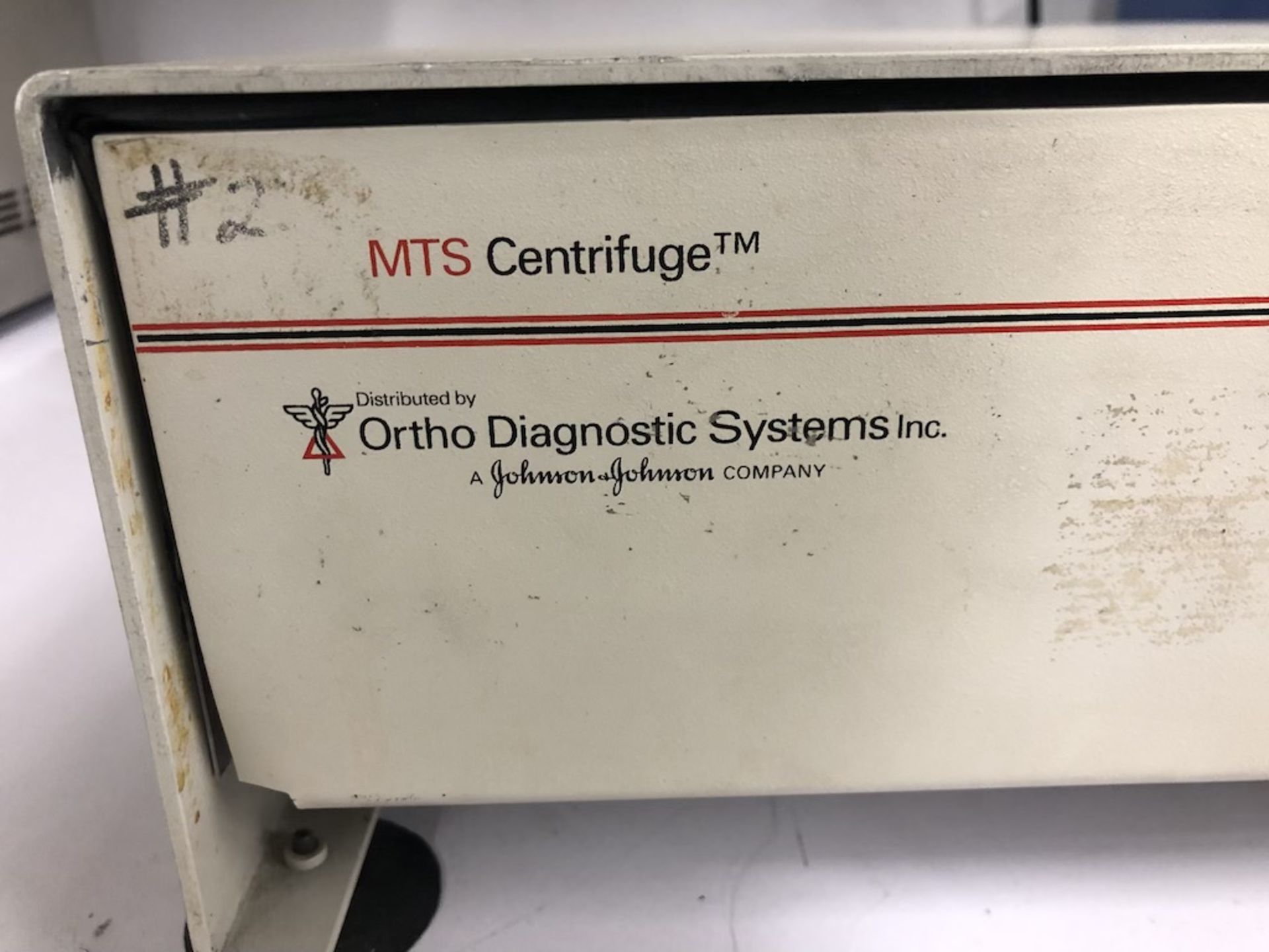 JOHNSON & JOHNSON ORTHO DIAGNOSTIC SYSTEMS INC. MTS CENTRIFUGE 5150-60 BENCHTOP CENTRIFUGE 120V, - Image 2 of 10