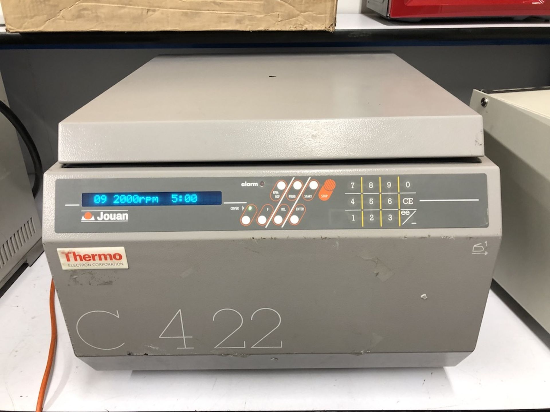 THERMO ELCTRON CORPORATION C4-22 BENCHTOP CENTRIFUGE 120V, 60HZ, 7500 RPM, 11A, CHAMBER DIA 450mm,