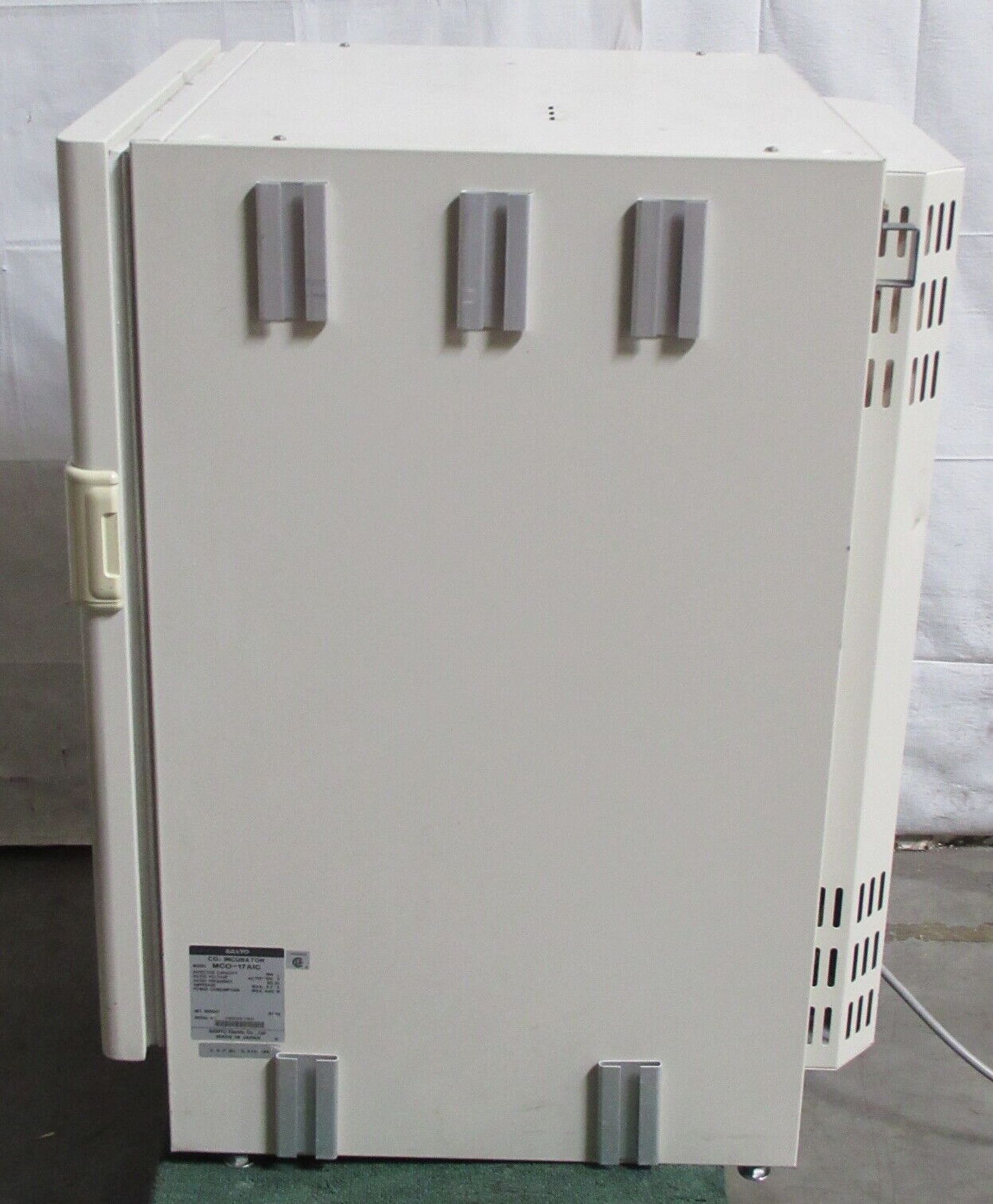 Sanyo MCO-17AIC CO2 Incubator 164L Capacity w/ 3 Shelves - Image 5 of 8