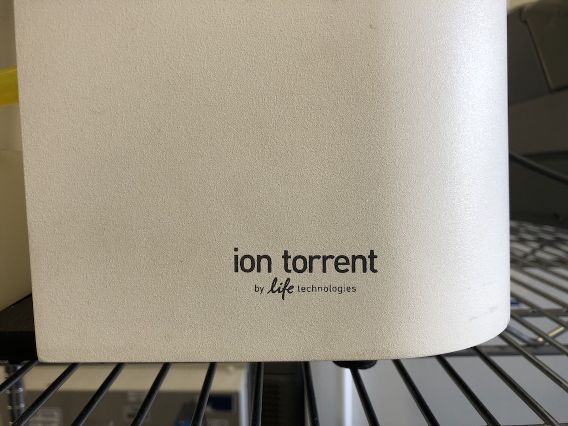 LIFE TECHNOLOGIES ION ONETOUCH 2 INSTRUMENT ION TORRENT 100-240VAC, 50/60HZ, 5.5A Ê 1218 ALDERWOOD - Image 2 of 15