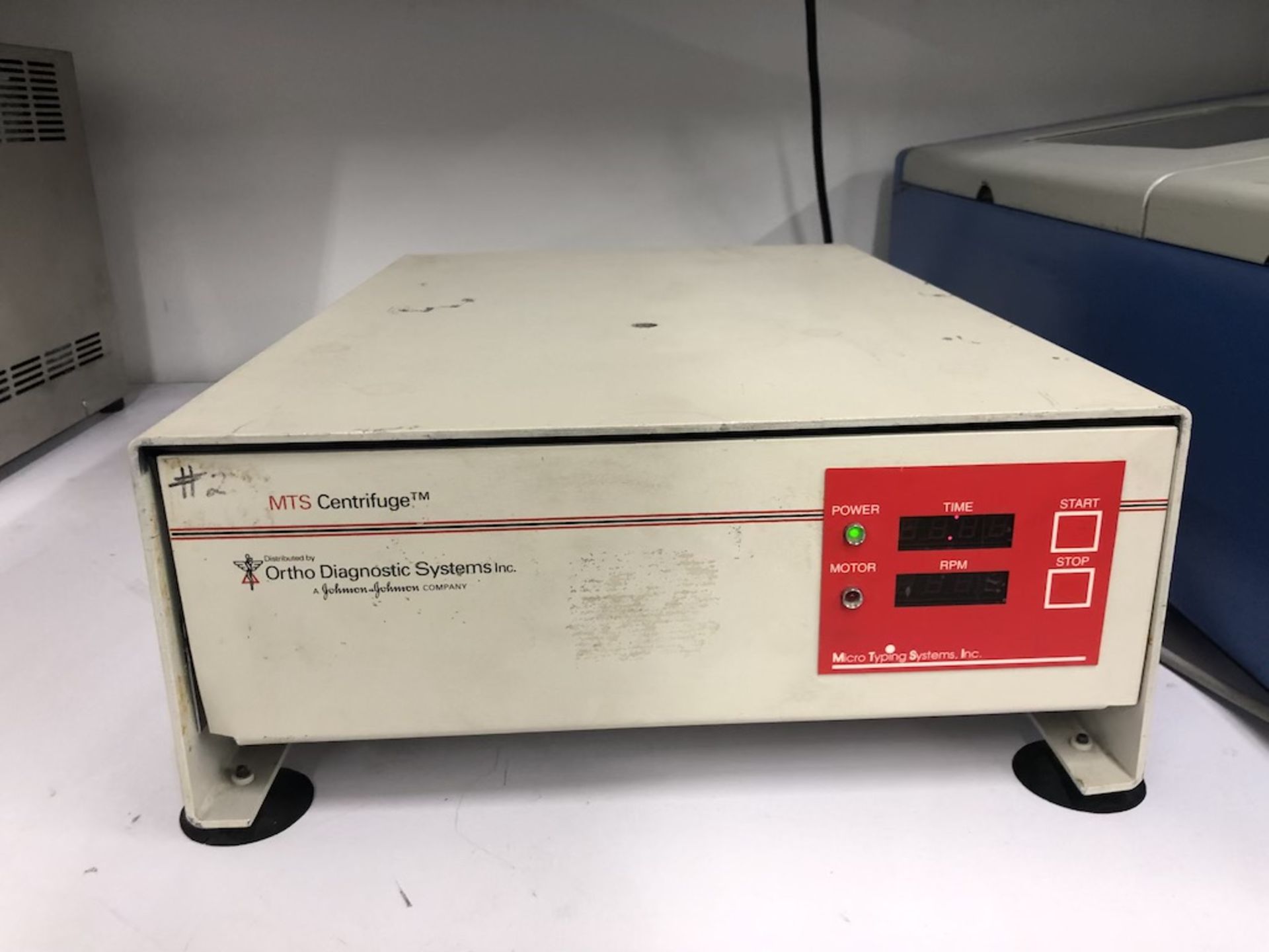 JOHNSON & JOHNSON ORTHO DIAGNOSTIC SYSTEMS INC. MTS CENTRIFUGE 5150-60 BENCHTOP CENTRIFUGE 120V, - Image 4 of 10