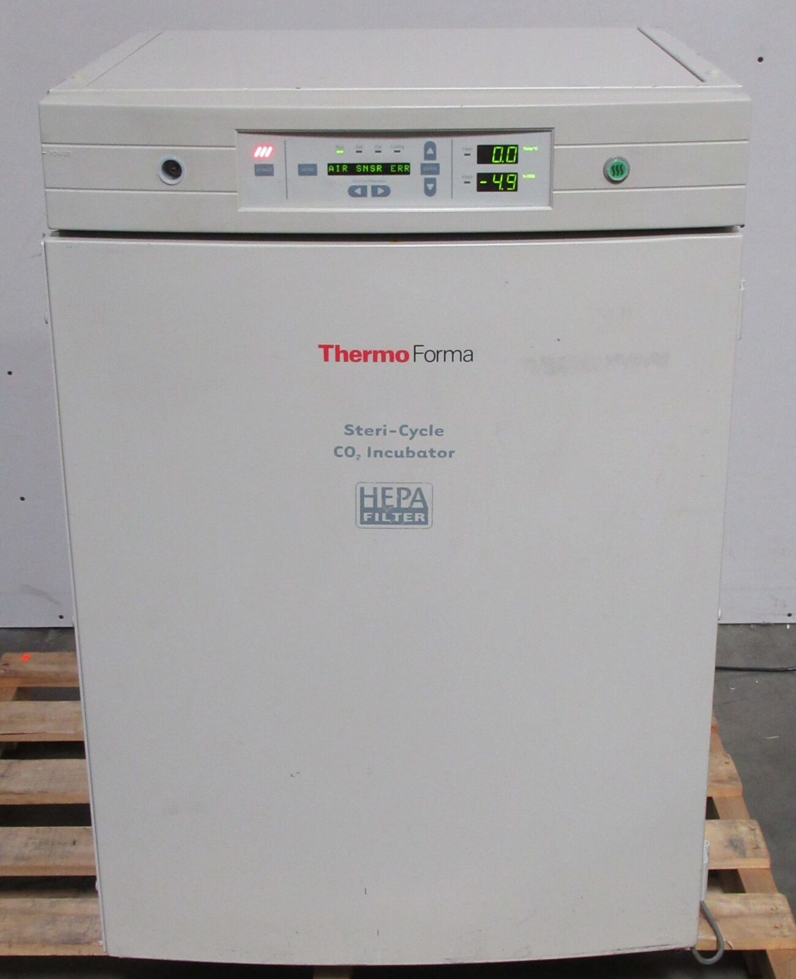Thermo Forma 370 Steri-Cycle CO2 Incubator 187L Capacity