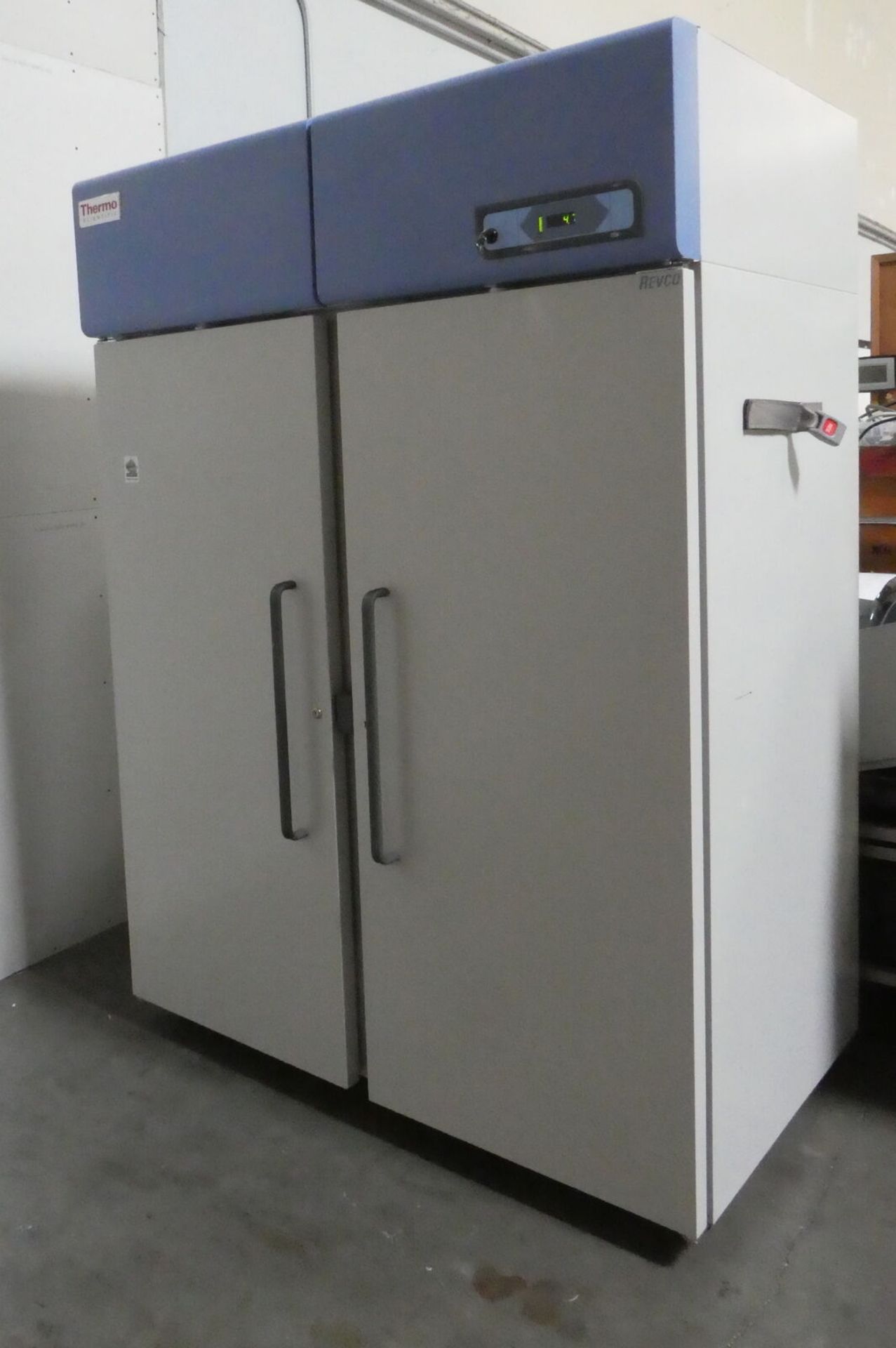 Thermo Fisher REL5004A25 Double Door Lab Refrigerator. Thermometer not included. - Image 2 of 11