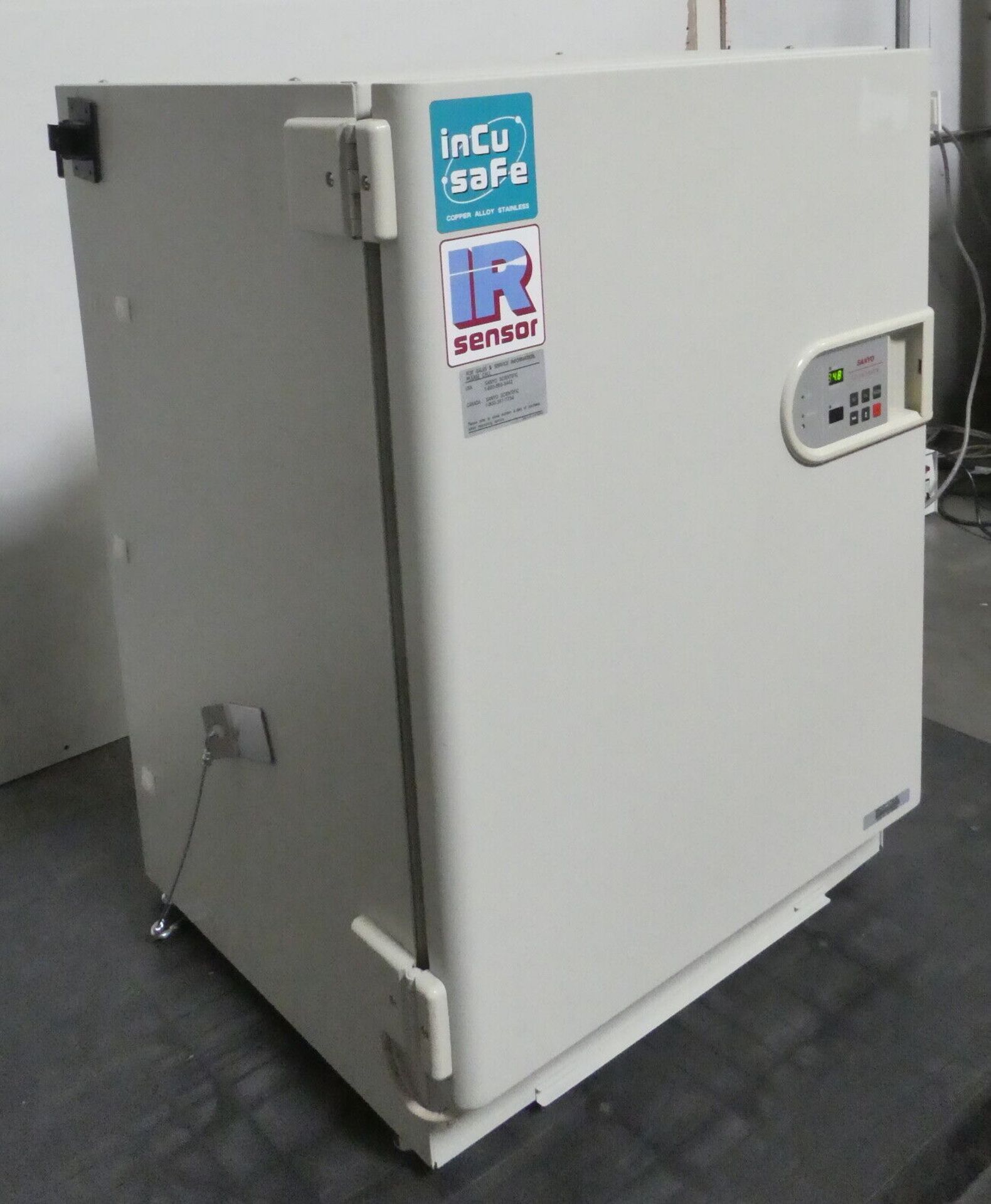 Sanyo MCO-17AIC CO2 Laboratory Incubator