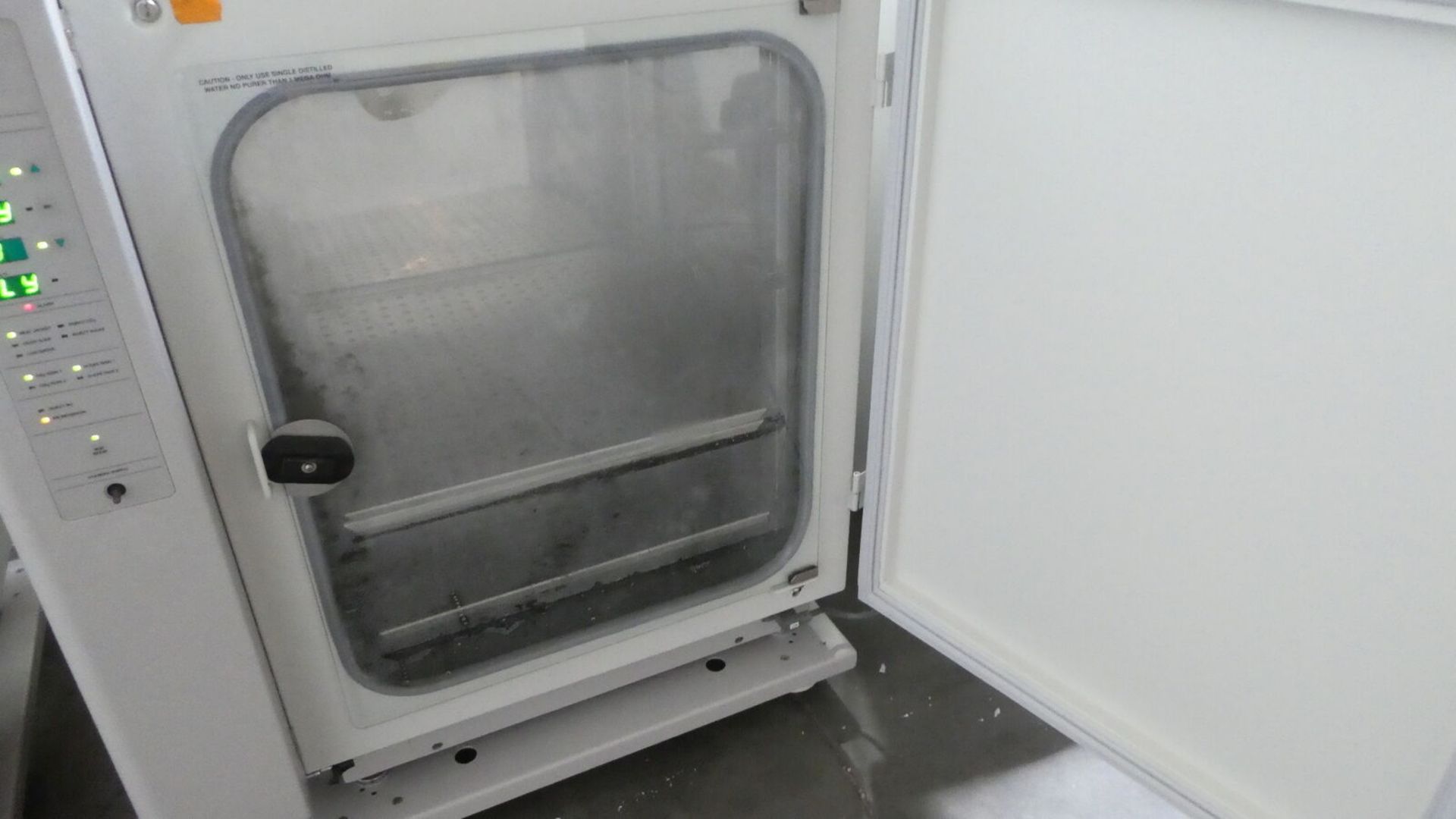 Nuaire NU-4950 CO2 Water Jacketed Lab Incubator - Image 3 of 8