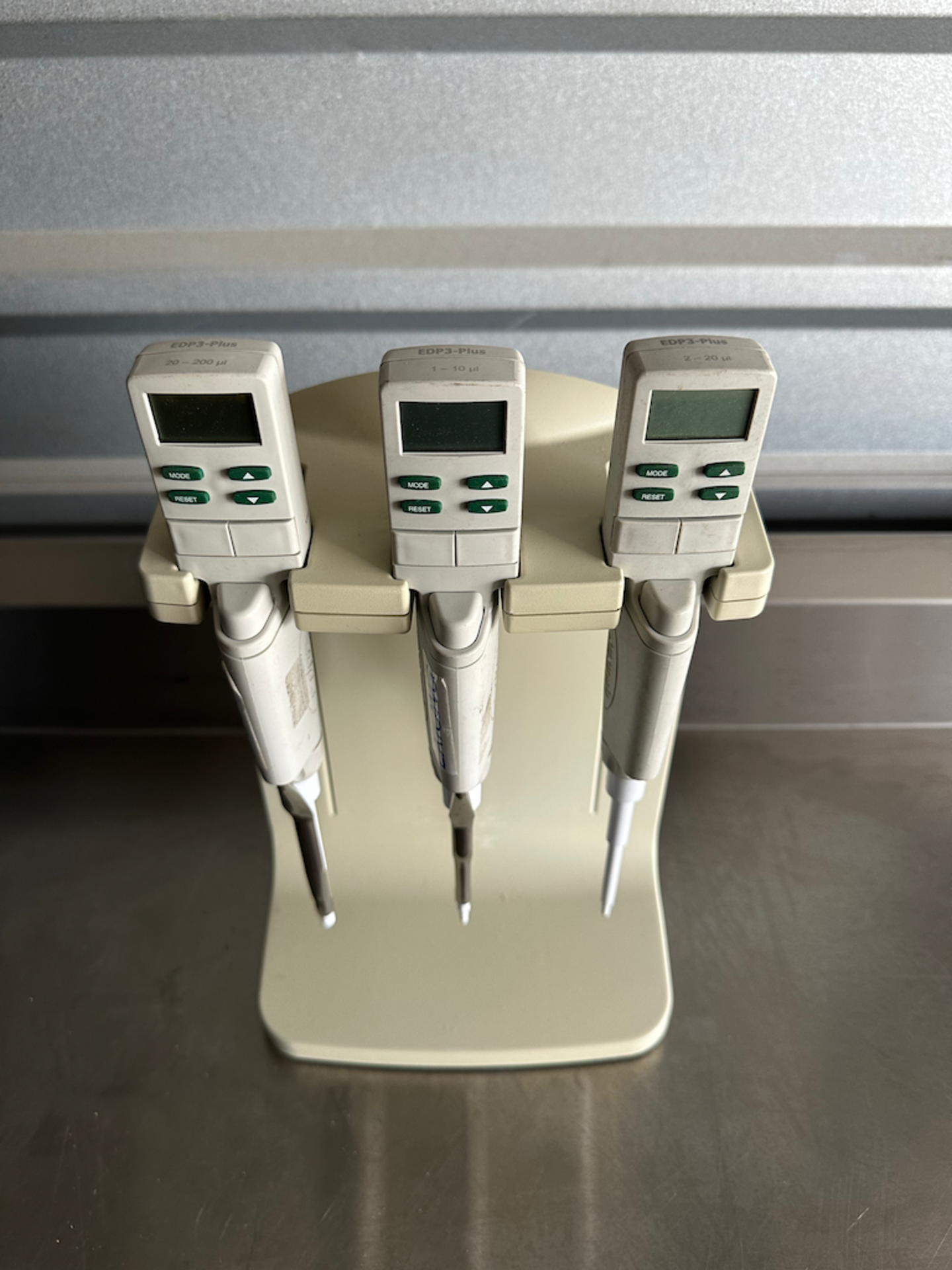 Qty-3 Single Channel Pipettes with Stand