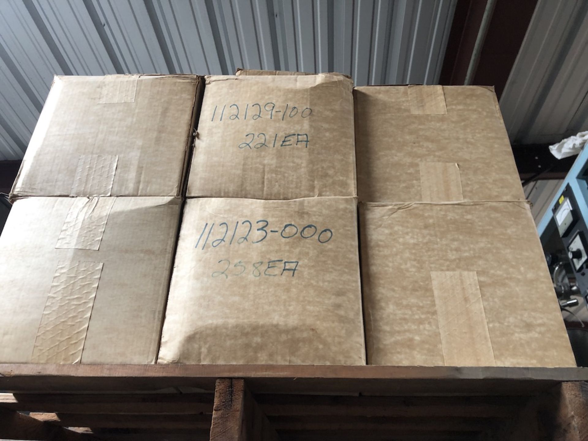 CONTENTS ON PALLET: BOXES - Image 3 of 3