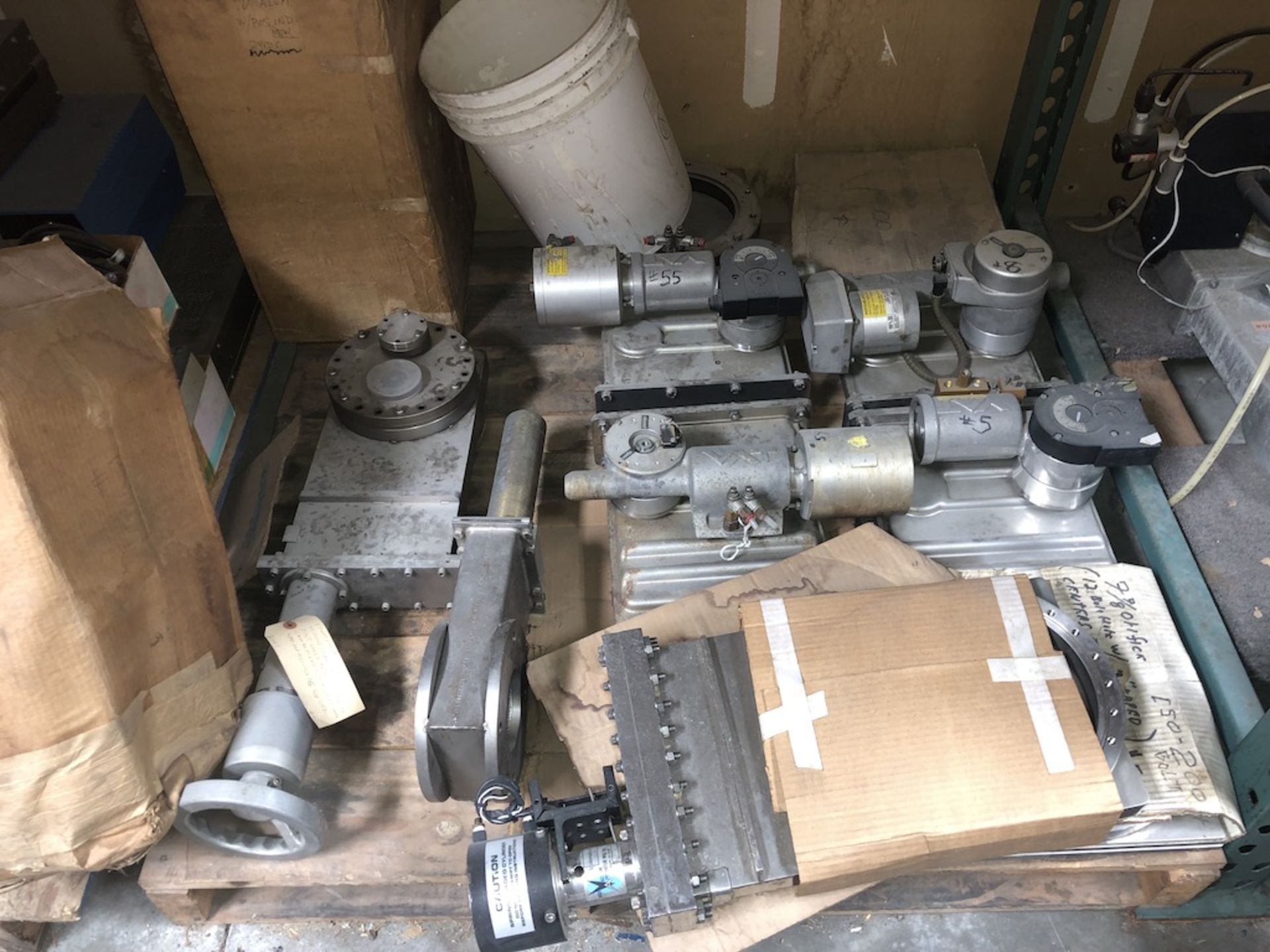 CONTENTS ON PALLET: VACUUM GATE VALVES - Image 6 of 6
