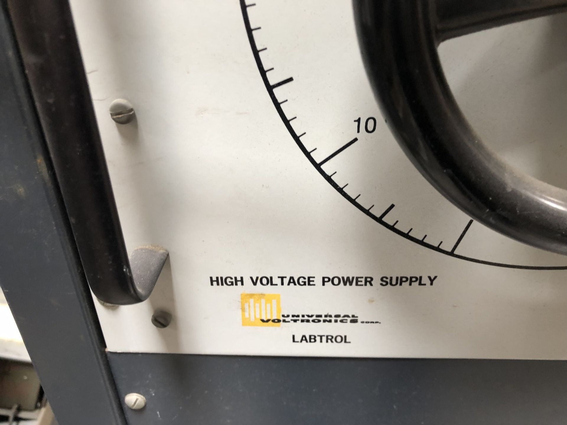 1 PIECE UNIT: UNIVERSAL VOLTRONICS HIGH VOLTAGE POWER SUPPLY LABTROL W/ UNIVERSAL VOLTRONICS - Image 4 of 7