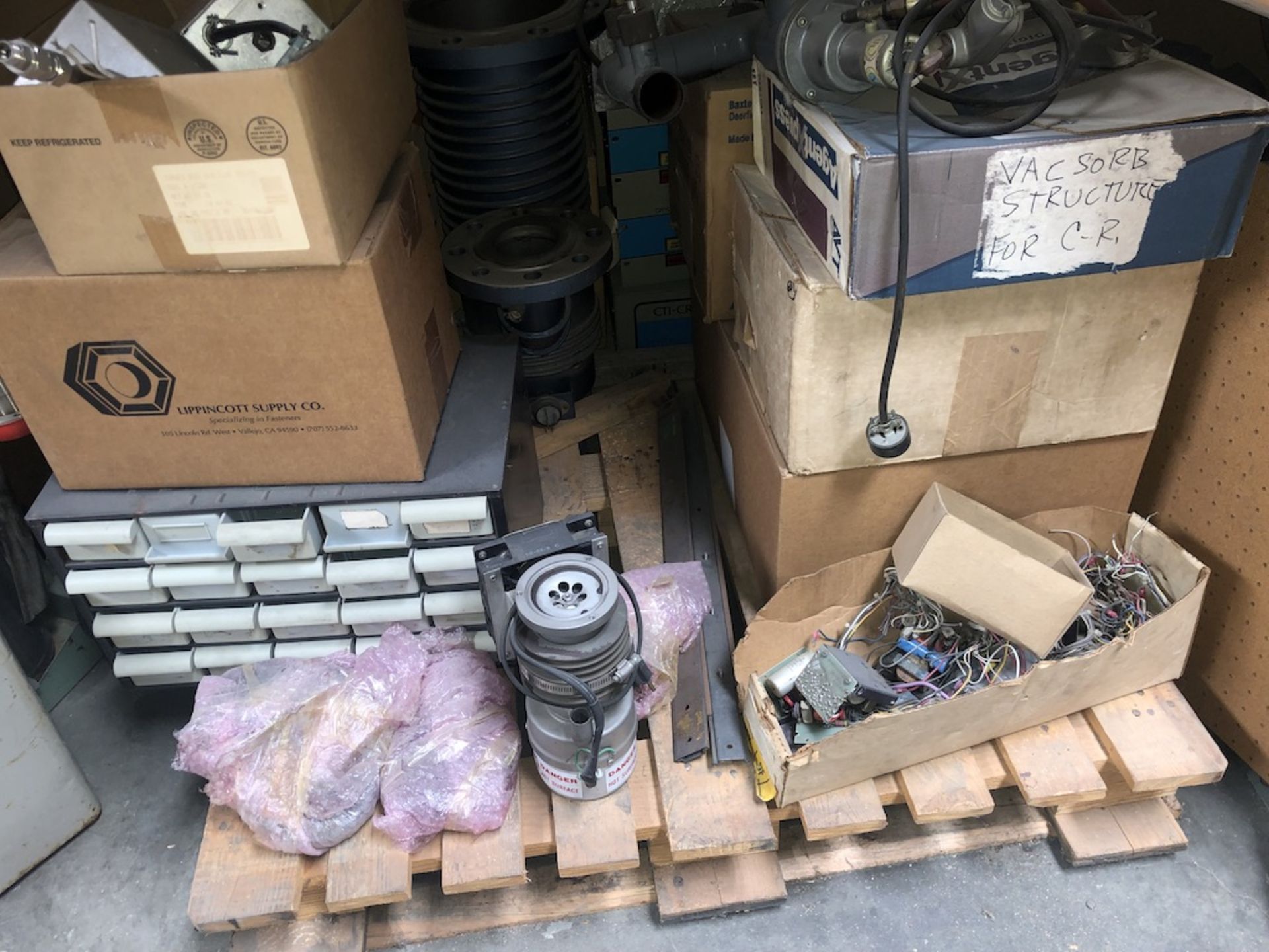 CONTENTS ON PALLET: MISCELLANEOUS ITEMS - Image 3 of 5