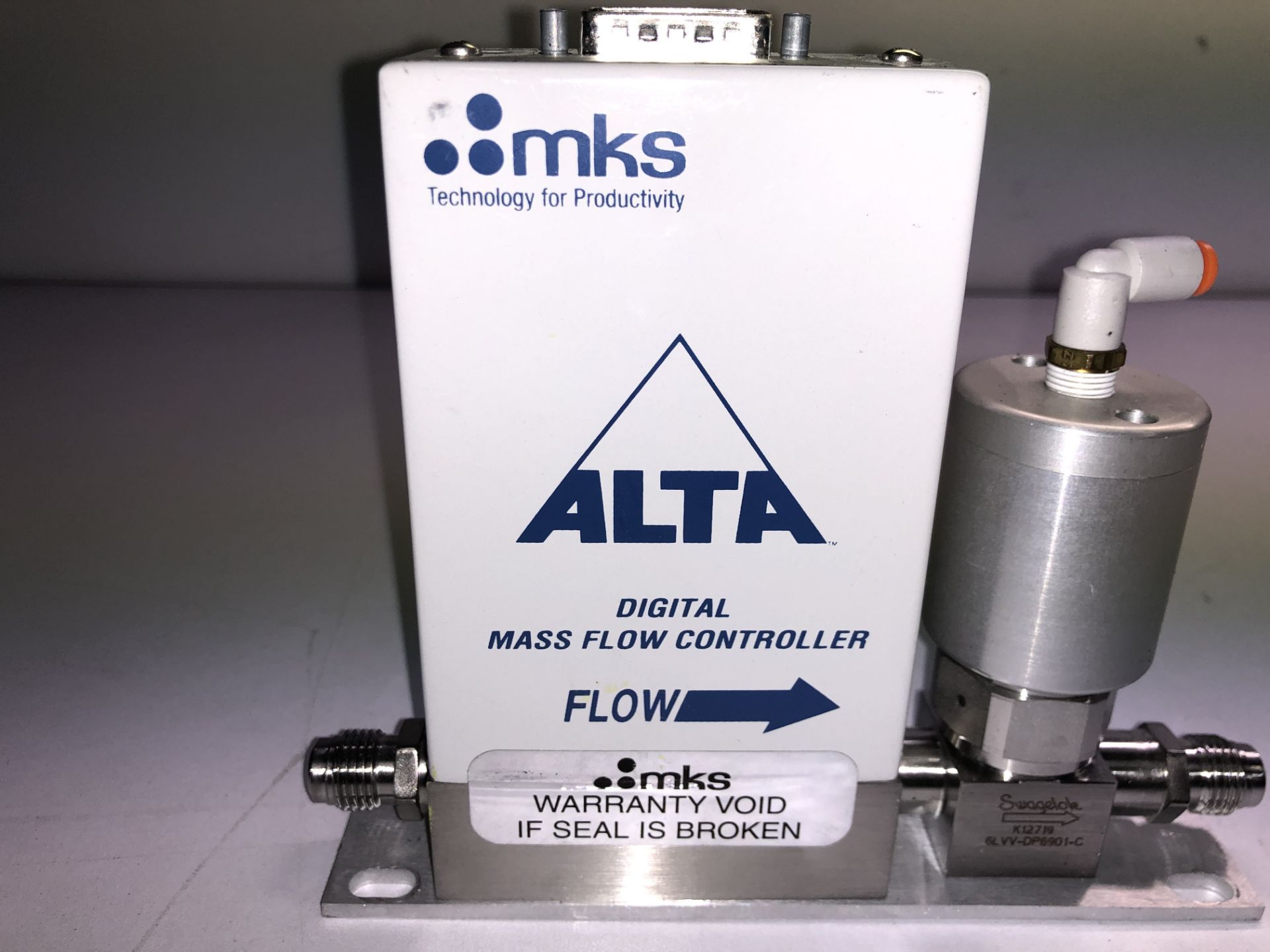 MKS ALTA DIGITAL MASS FLOW CONTROLLER MODEL: 1480A-27724 SN#: 016046513 ADDRESS: 1218 ALDERWOOD AVE. - Image 2 of 7