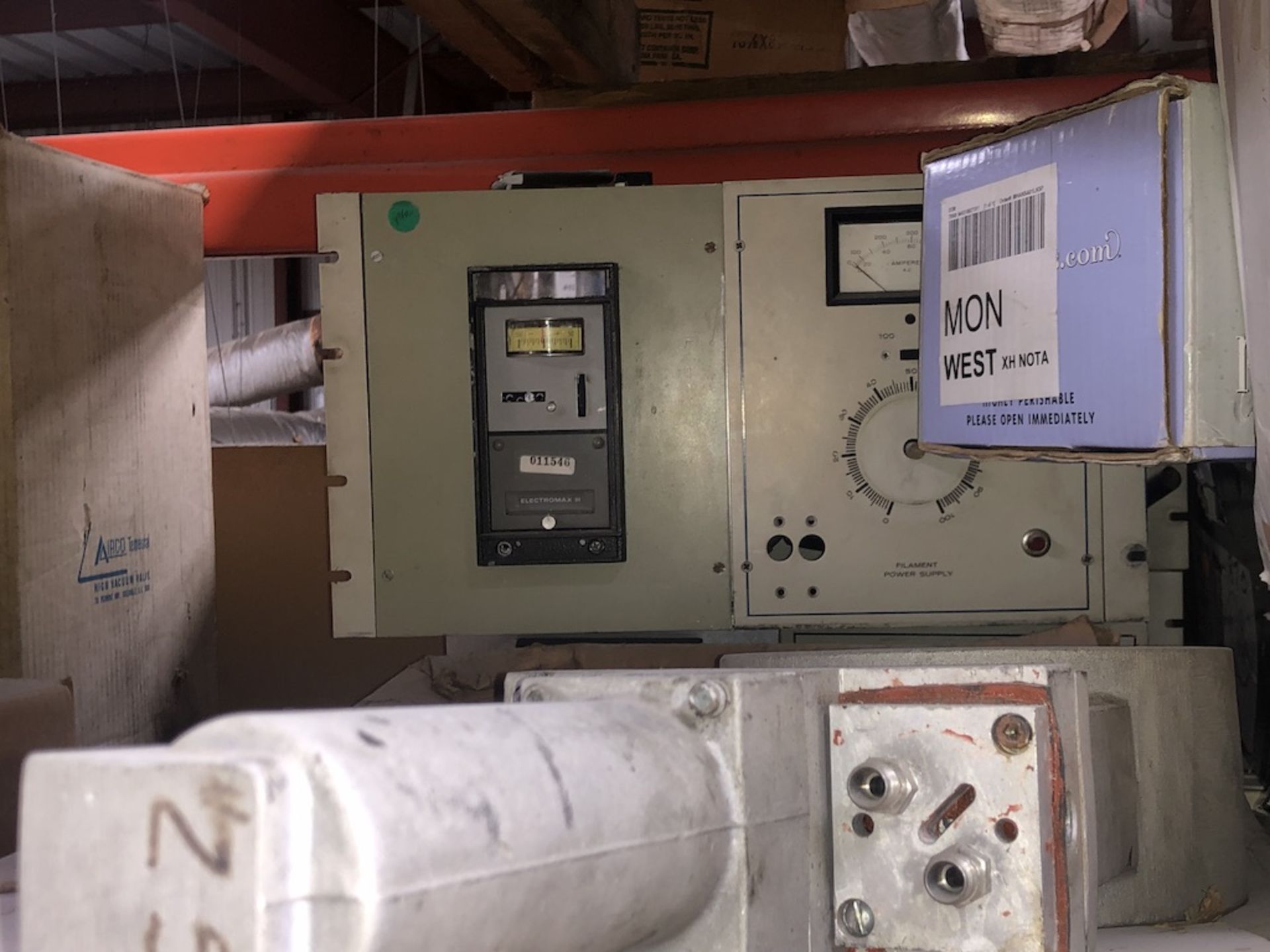 CONTENTS ON PALLET: VACUUM GATE VALVES, FILAMENT POWER SUPPLY - Image 2 of 6