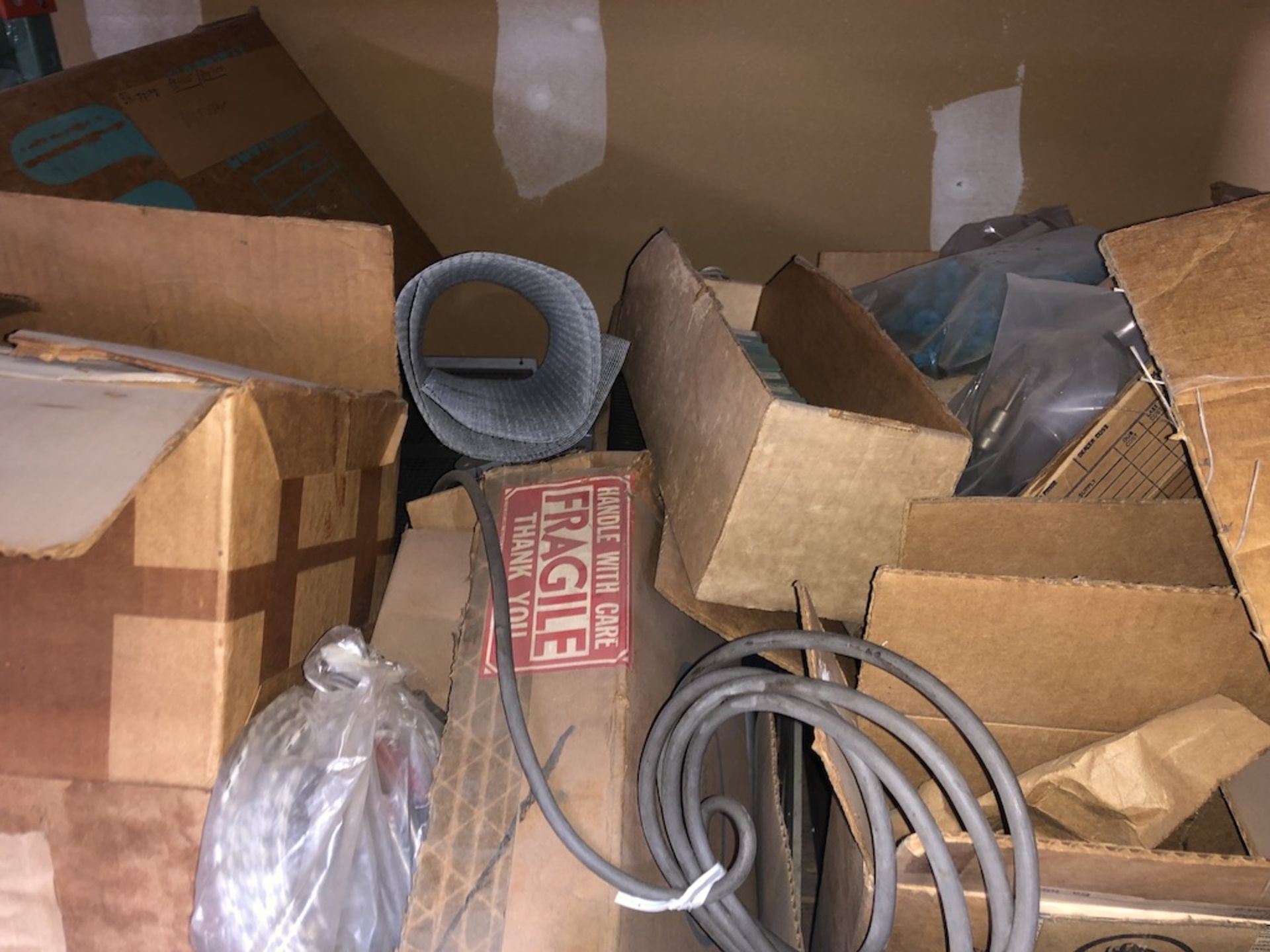 CONTENTS ON PALLET: ELECTRICAL TAPE, ZIP TIES, MISCELLANEOUS - Image 7 of 9