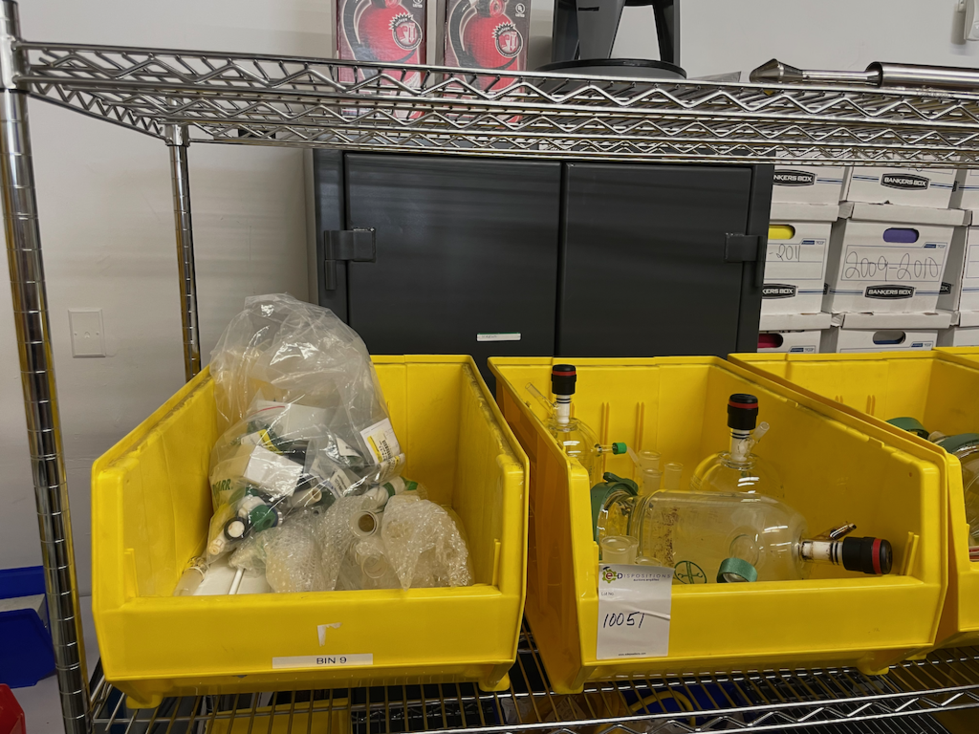 CHEMGLASS LOT CONSISTING OF THE CONTENTS OF QTY-4 YELLOW TOTE BINS CONTAINING VARIOUS CHEMGLASS - Image 2 of 9