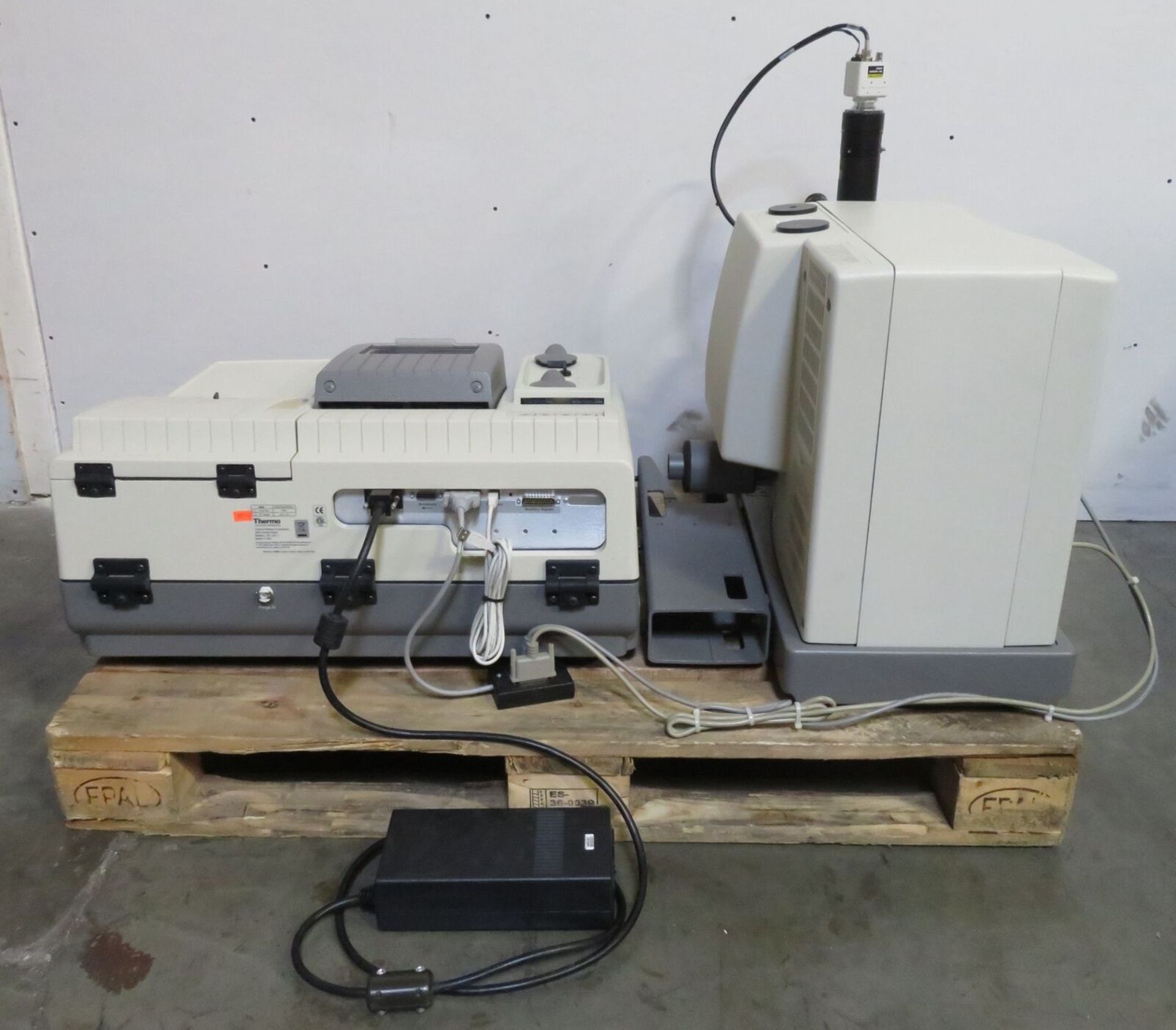 Thermo Electron Nicolet 6700 FT-IR Spectrometer + Continuµm Microscope - Gilroy - Image 12 of 17