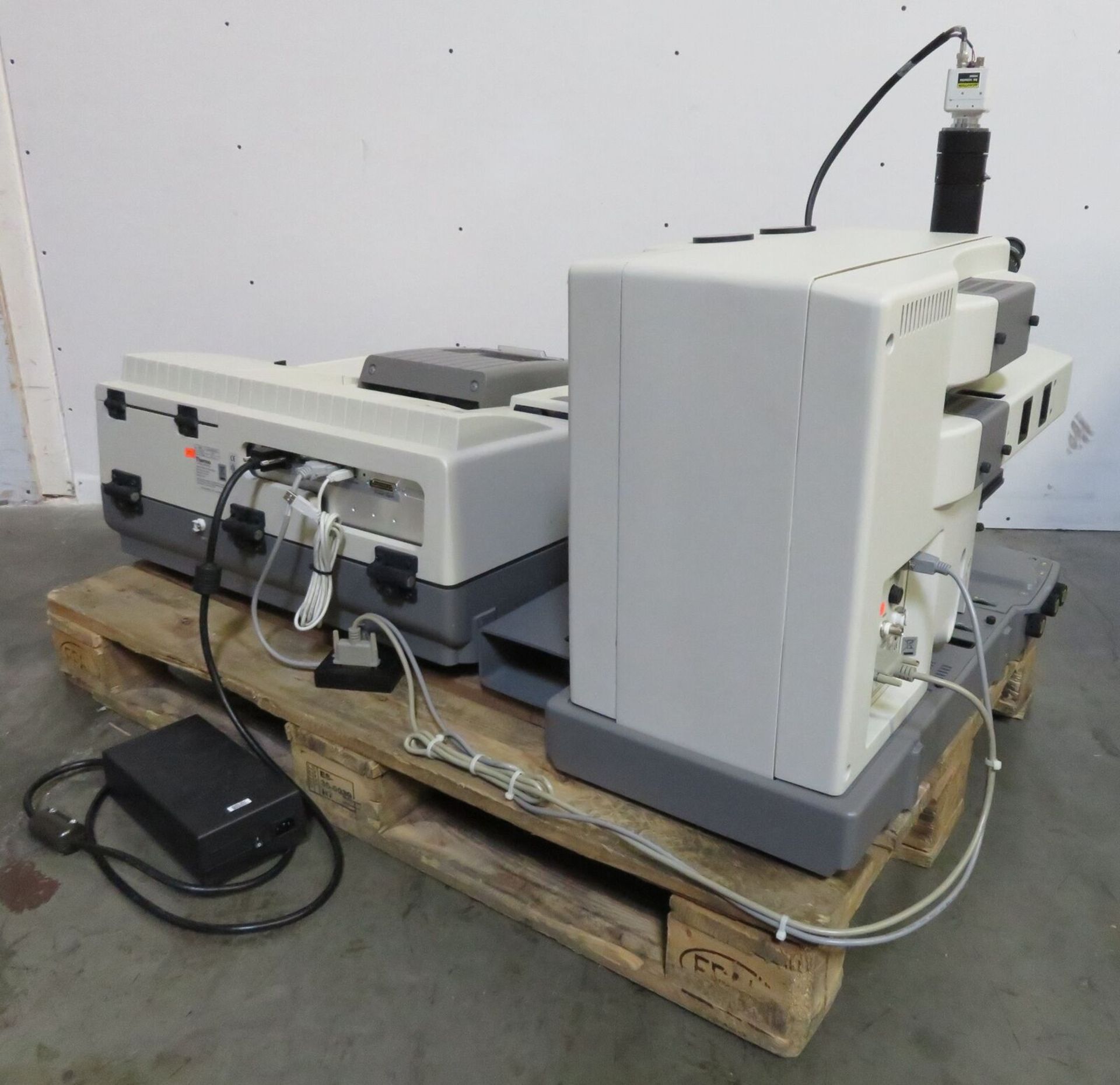 Thermo Electron Nicolet 6700 FT-IR Spectrometer + Continuµm Microscope - Gilroy - Image 11 of 17