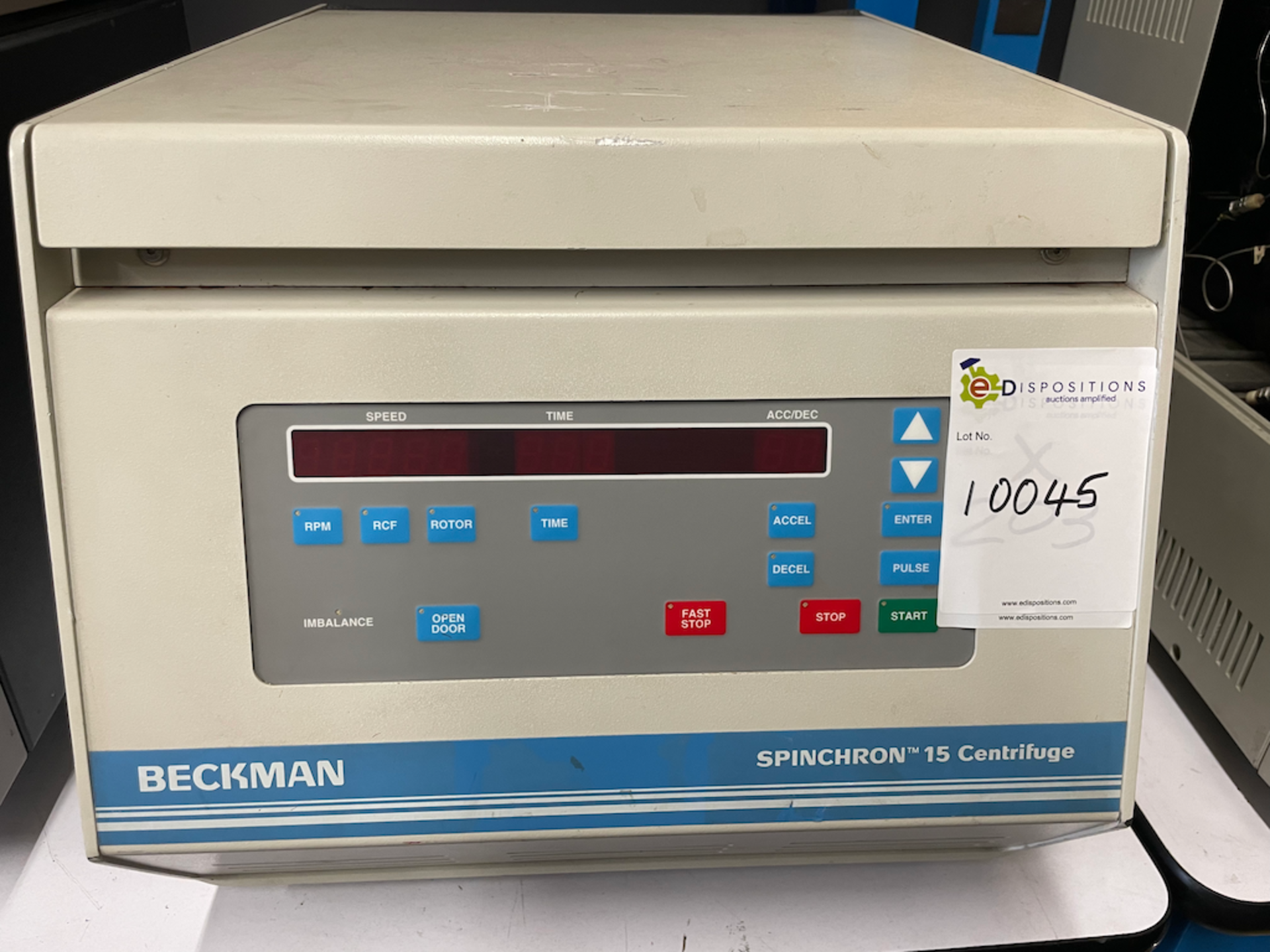 BECKMAN SPINCHRON 15 CENTRIFUGE - LOCATED AT 1218 ALDERWOOD AVE. SUNNYVALE, CA 94089