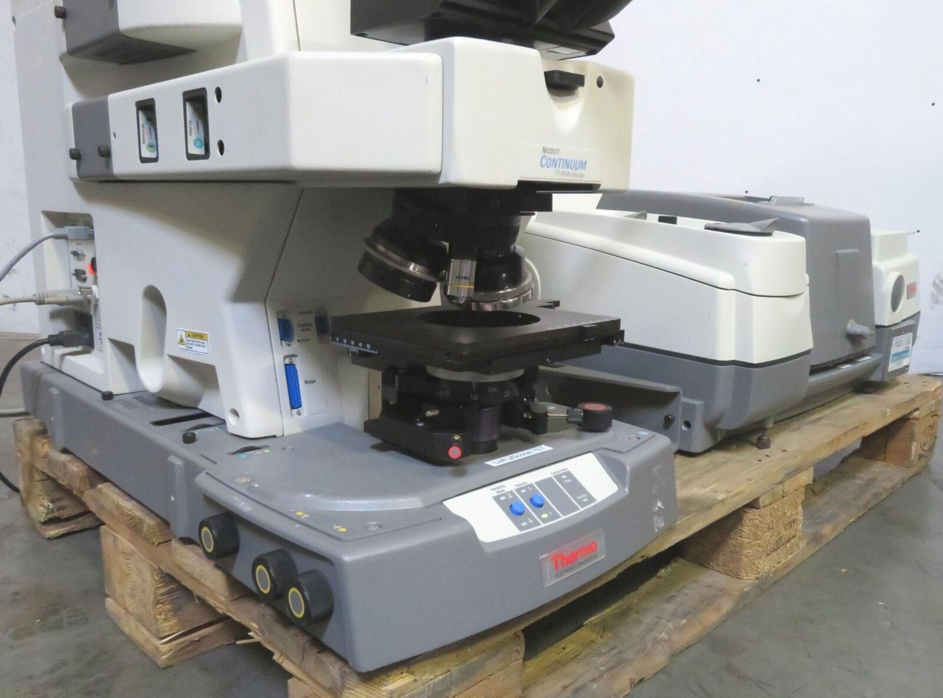 Thermo Electron Nicolet 6700 FT-IR Spectrometer + Continuµm Microscope - Gilroy - Image 7 of 17