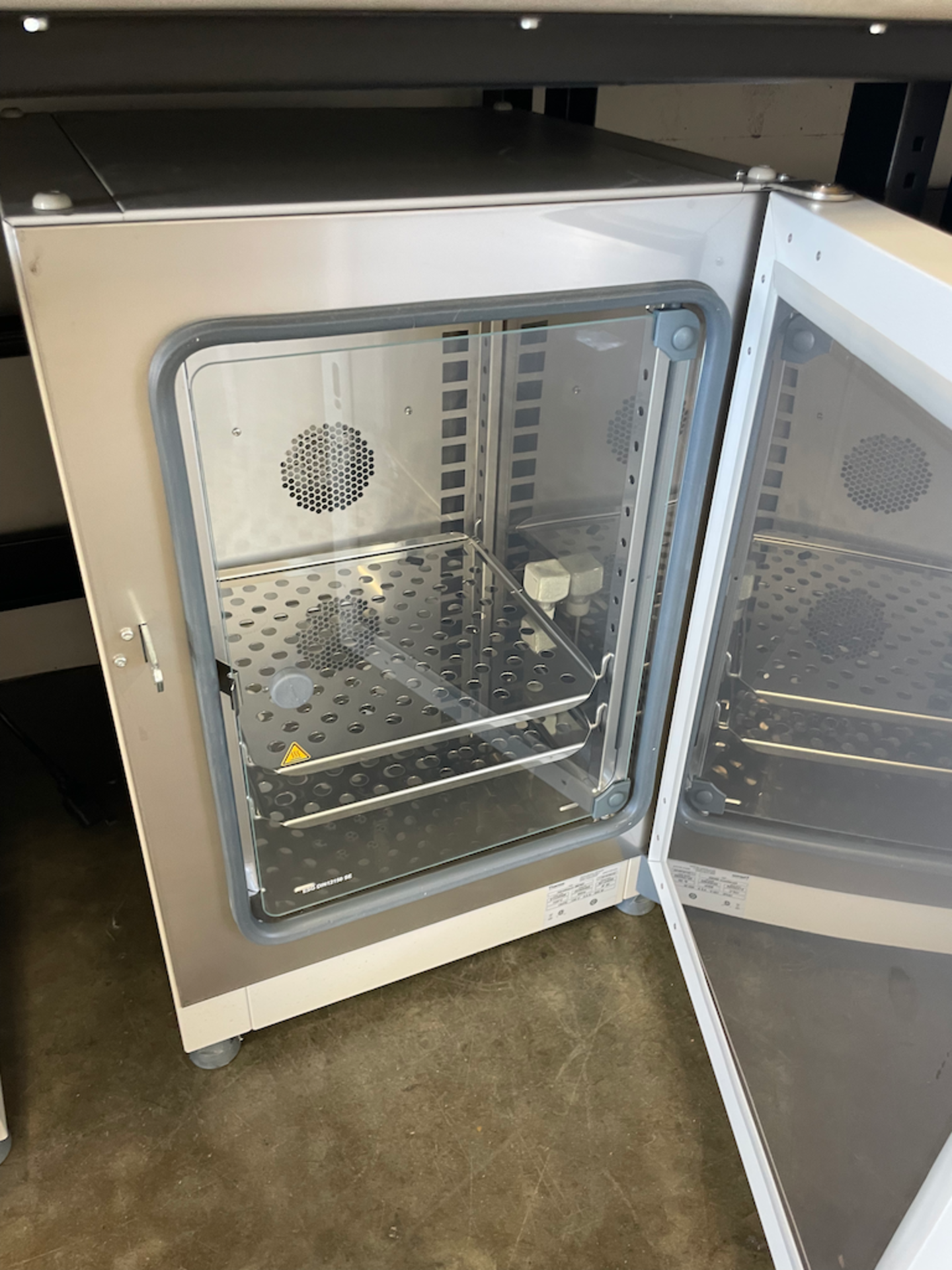 LOT OF QTY-2 THERMO SCIENTIFIC HERATHERM INCUBATOR - LOCATED AT 1218 ALDERWOOD AVE. SUNNYVALE, CA - Image 6 of 6