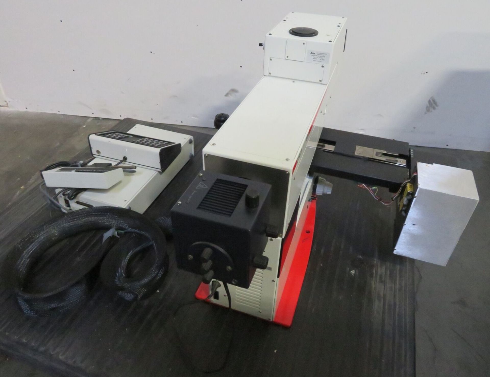 Leica INM100 Inspection Microscope w/Brooks UltraStation XT Wafer Loader - Gilroy - Image 10 of 13
