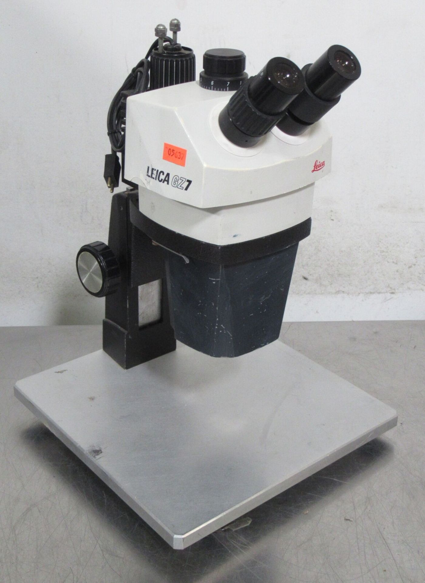 Leica GZ7 Stereo Zoom Microscope w/ Stand, 10X WF Eyepieces, Illuminator - Gilroy