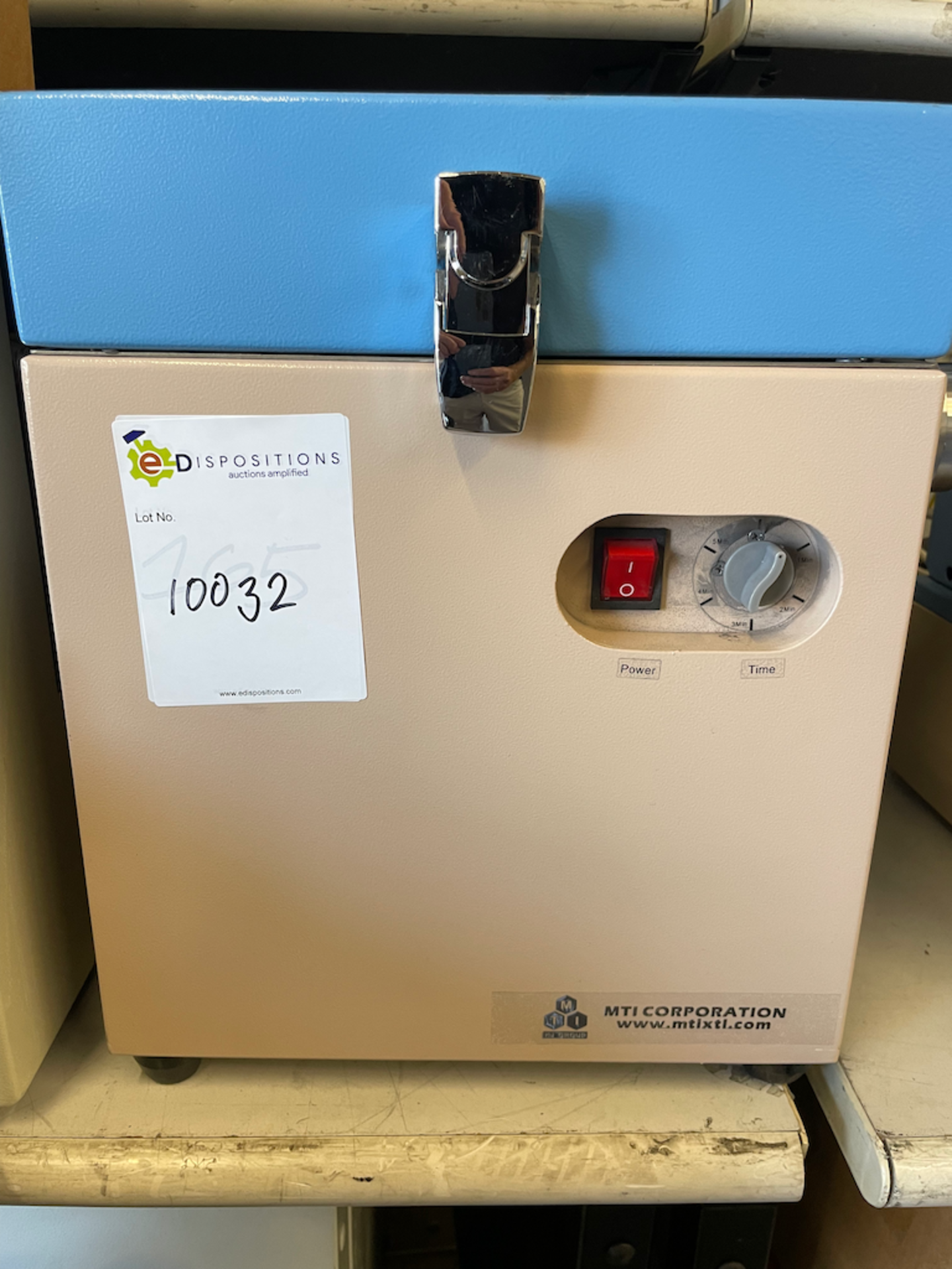 MTI MSK-8FM-DS COMPACT DISC CRUSHER - LOCATED AT 1218 ALDERWOOD AVE. SUNNYVALE, CA 94089
