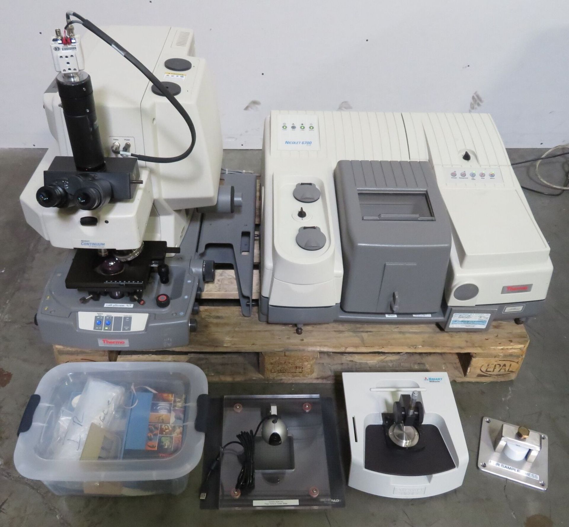 Thermo Electron Nicolet 6700 FT-IR Spectrometer + Continuµm Microscope - Gilroy - Image 2 of 17