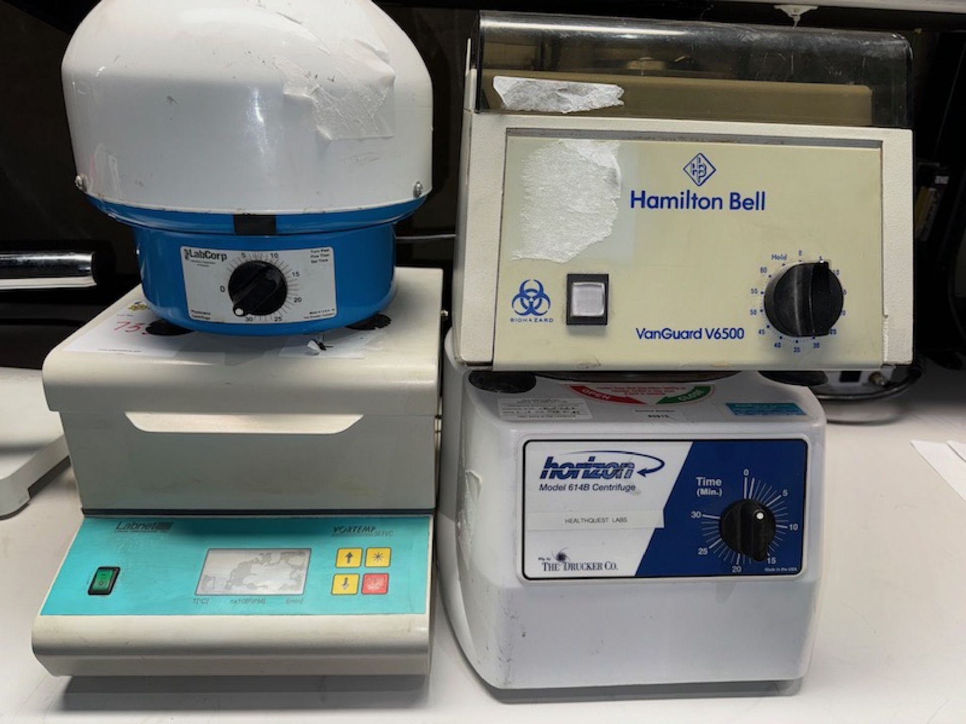 LOT: CONSISTING OF 4 ASSORTED BENCHTOP CENTRIFUGES - Image 9 of 10