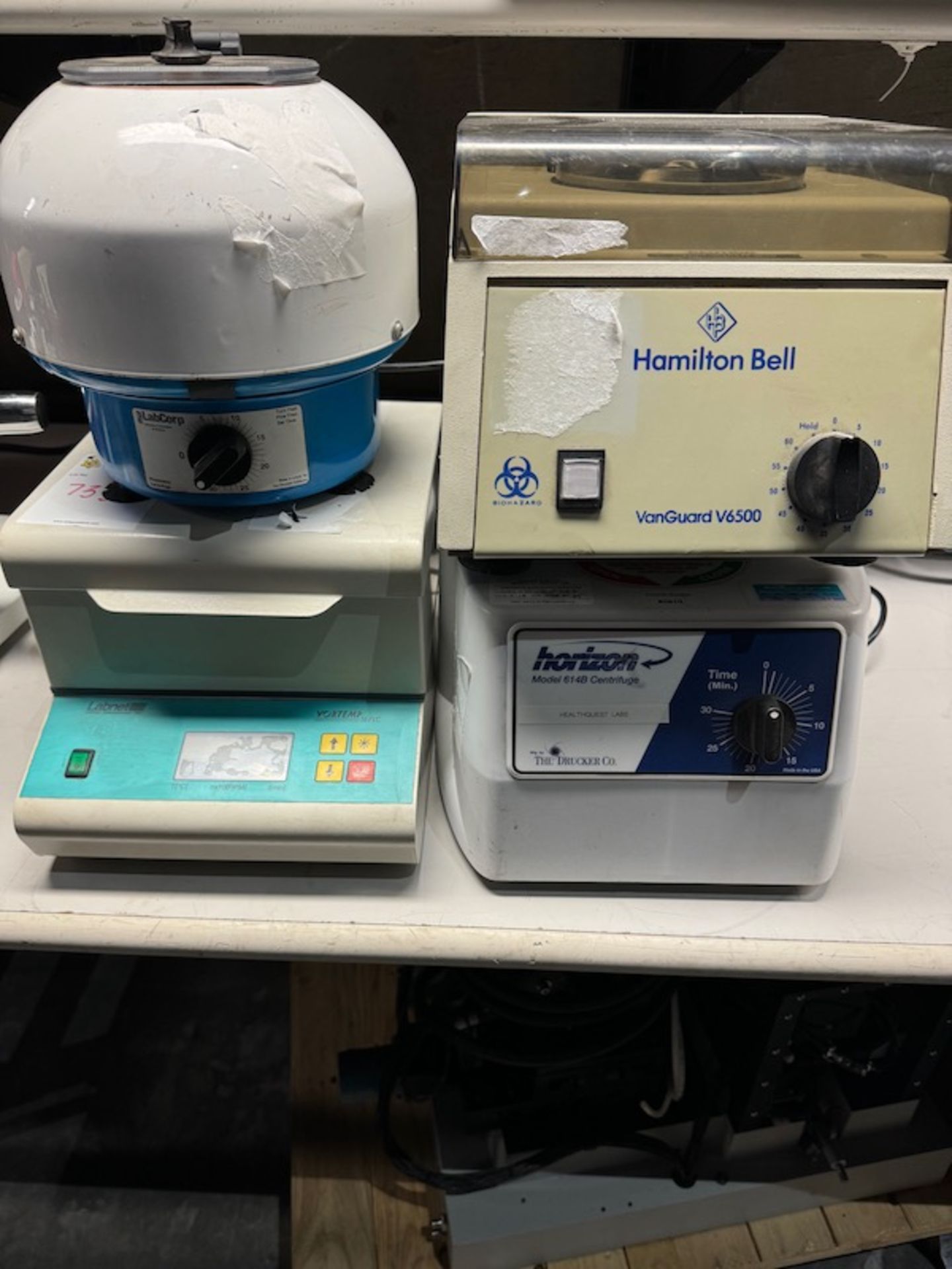 LOT: CONSISTING OF 4 ASSORTED BENCHTOP CENTRIFUGES - Image 2 of 10