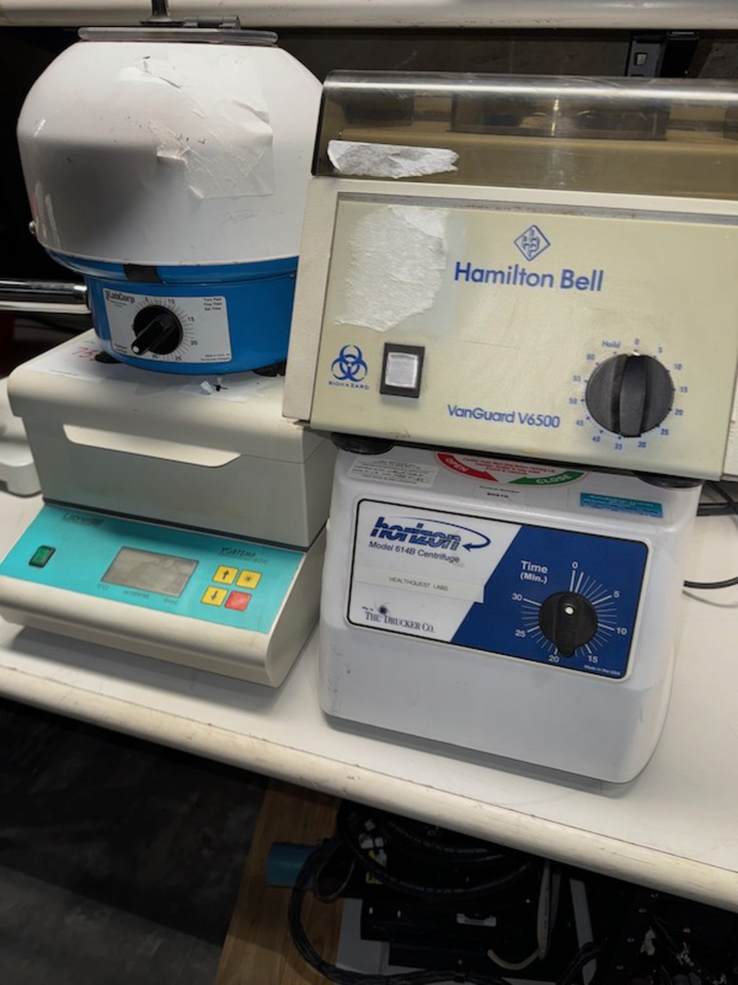 LOT: CONSISTING OF 4 ASSORTED BENCHTOP CENTRIFUGES - Image 5 of 10